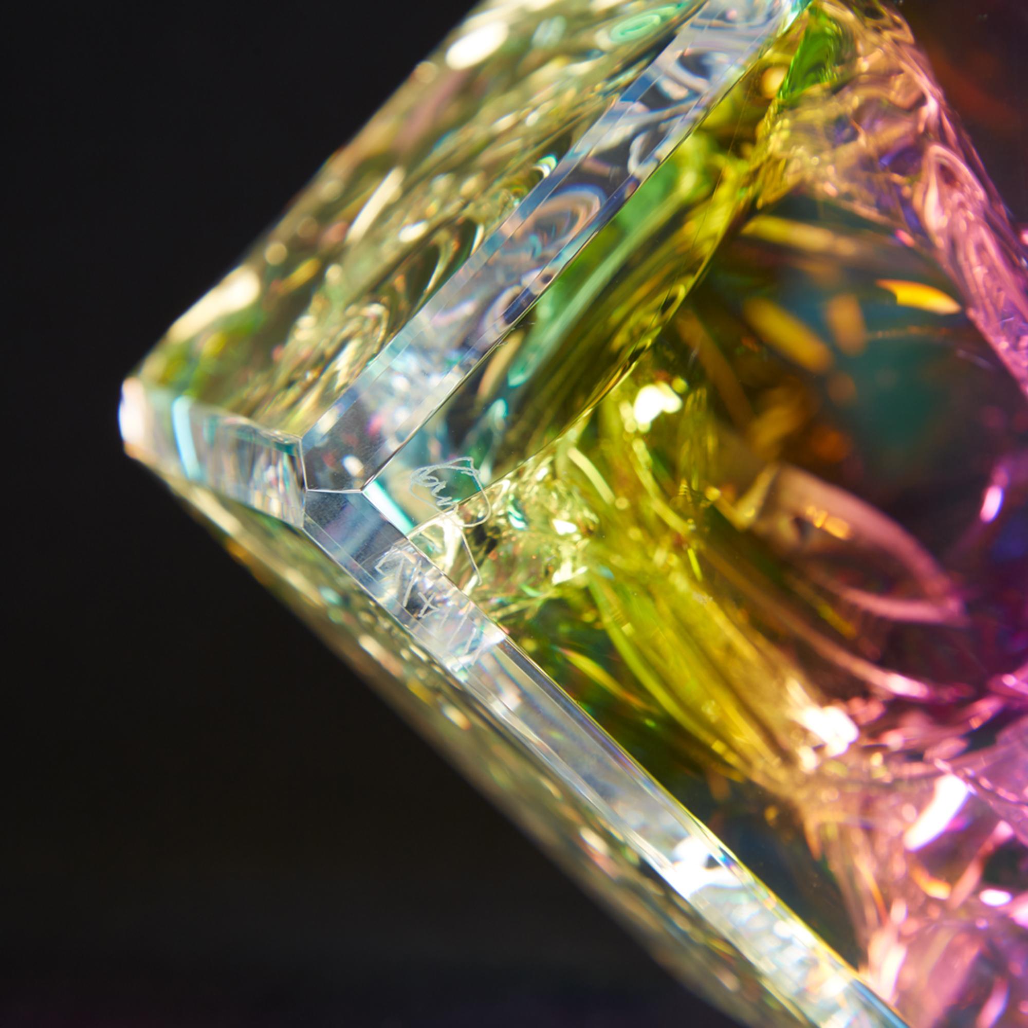 Sculpture Dichroïque en verre, cristal, optice, taillée en double cube de 10,16 cm, polie en vente 4