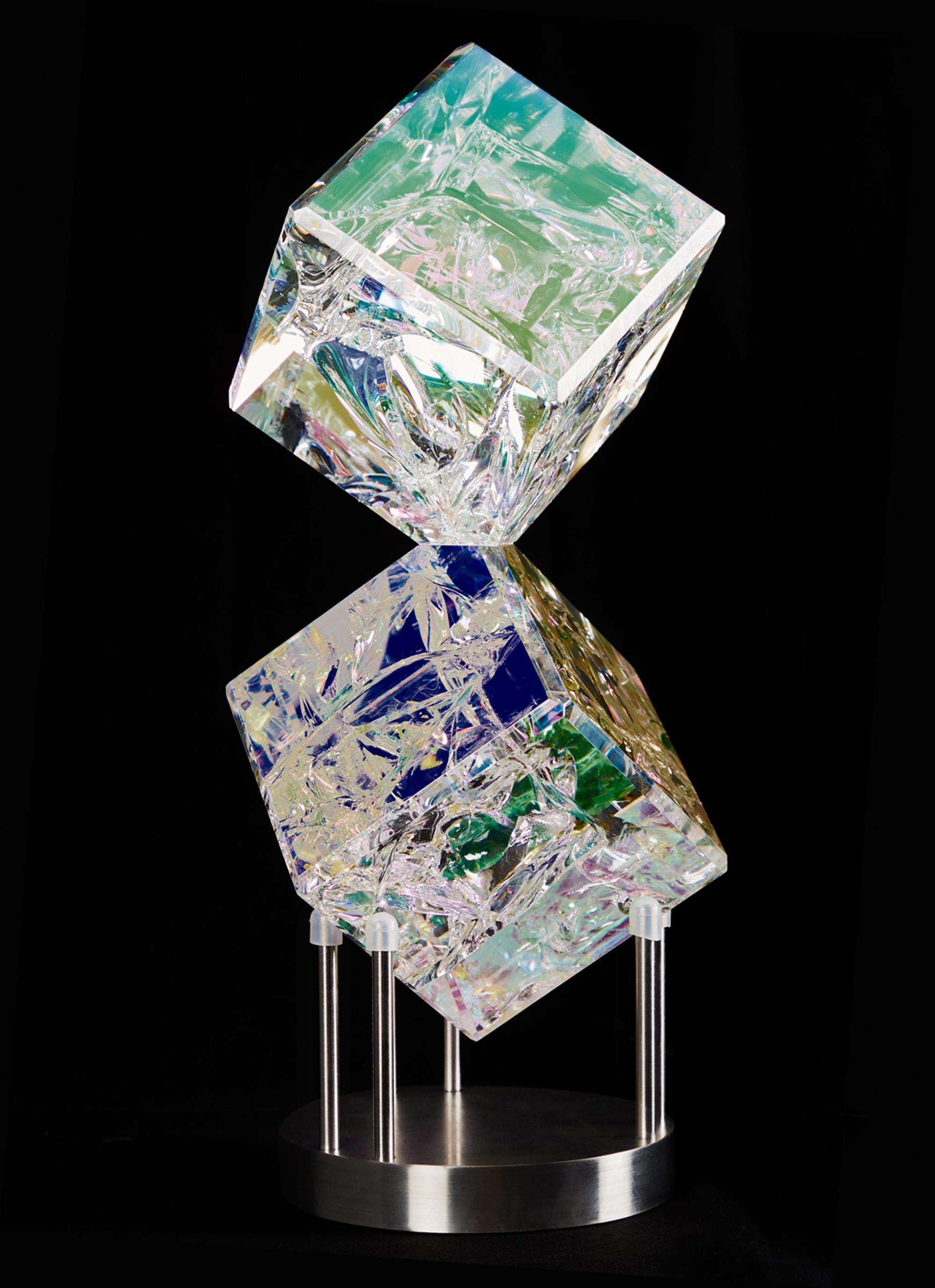 Abstract Sculpture Tom Marosz - Sculpture Dichroïque en verre, cristal, optice, taillée en double cube de 10,16 cm, polie