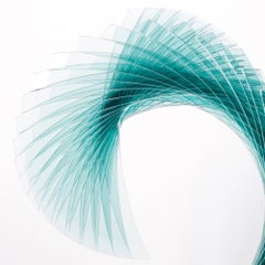 Grande sculpture en verre « Big Nalu », coupée, sol, polie, flottante, bleu azur