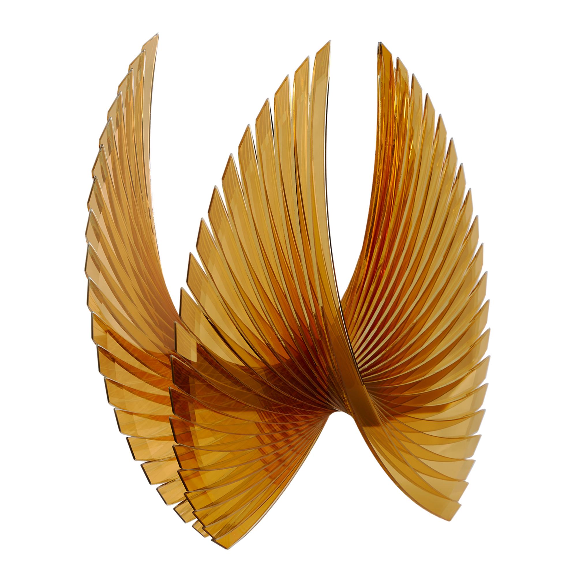 Sculpture en verre fusionné, taillé et poli « ailes en ambre doré » en vente 1