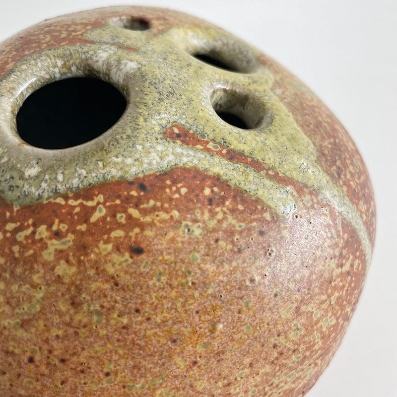 Tom McMillin Stoneware California Studio Pottery Vessel In Good Condition In West Palm Beach, FL