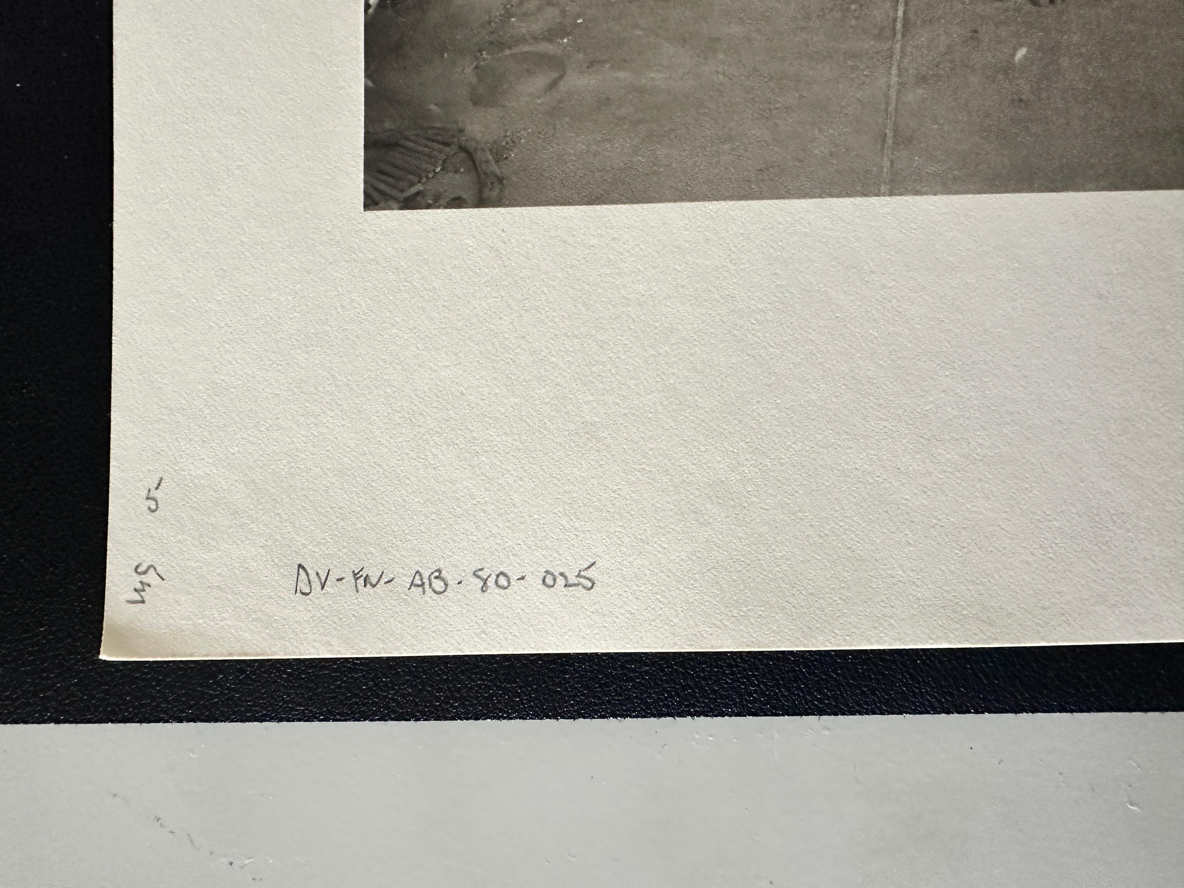 Photographie en platine imprimée à la main.
Tom Millea était bien connu pour ses travaux d'imprimerie.  Il aimait la Vallée de la Mort et en a même fait un portfolio.
Il s'agit d'une impression libre.