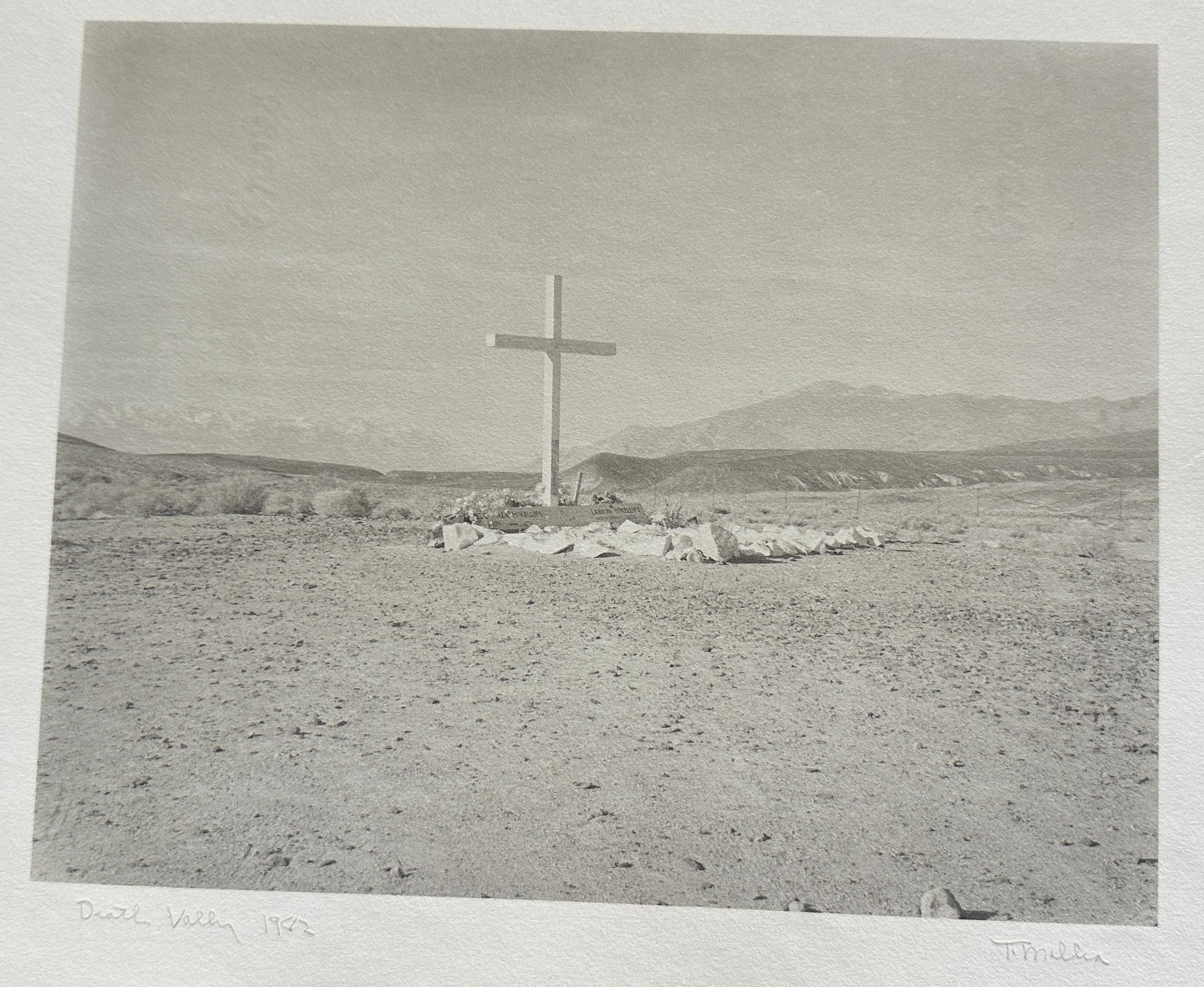 Landscape Photograph de Tom Millea - Cruz Blanca, Valle de la Muerte