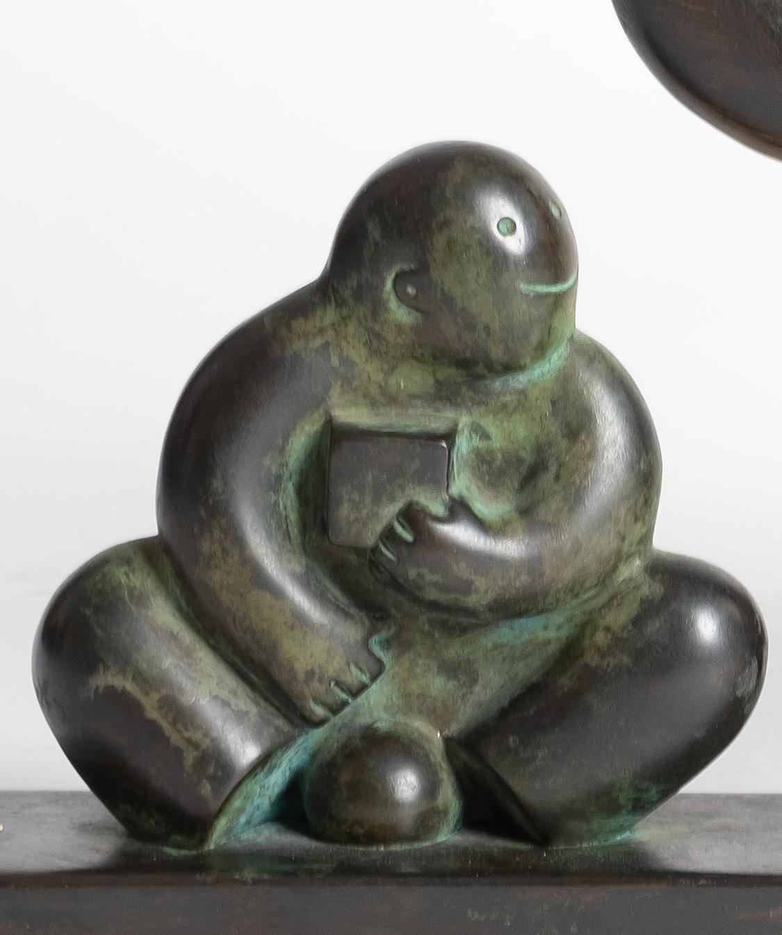 Vater, Familienskulptur aus Bronze (Realismus), Sculpture, von Tom Otterness