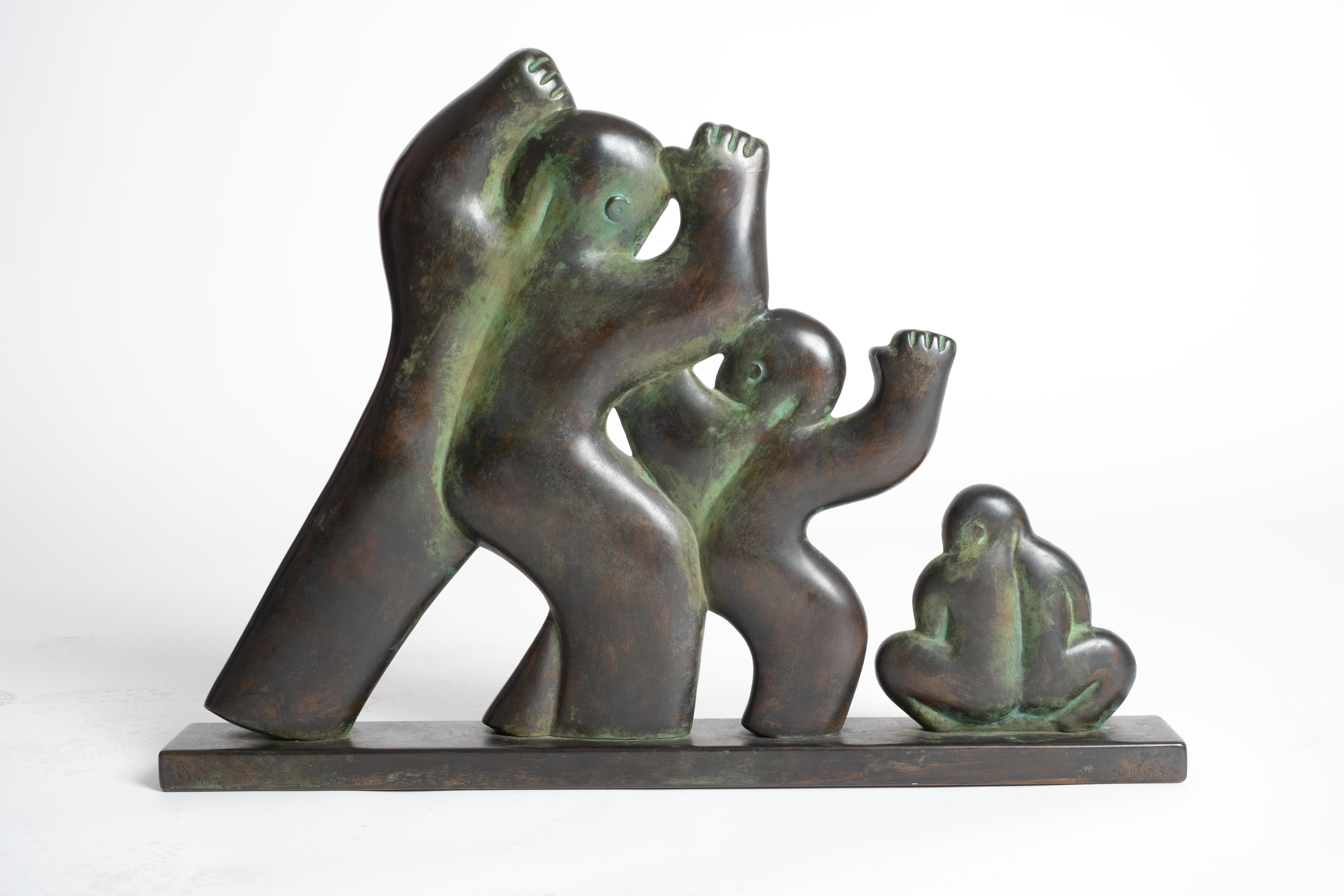 Vater, Familienskulptur aus Bronze (Gold), Nude Sculpture, von Tom Otterness