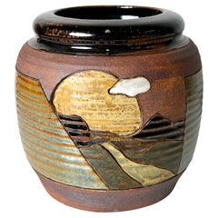 Keramikvase aus Steingut mit eingeschnittener Landschaft von Tom Phardel Detroit Studio Pottery