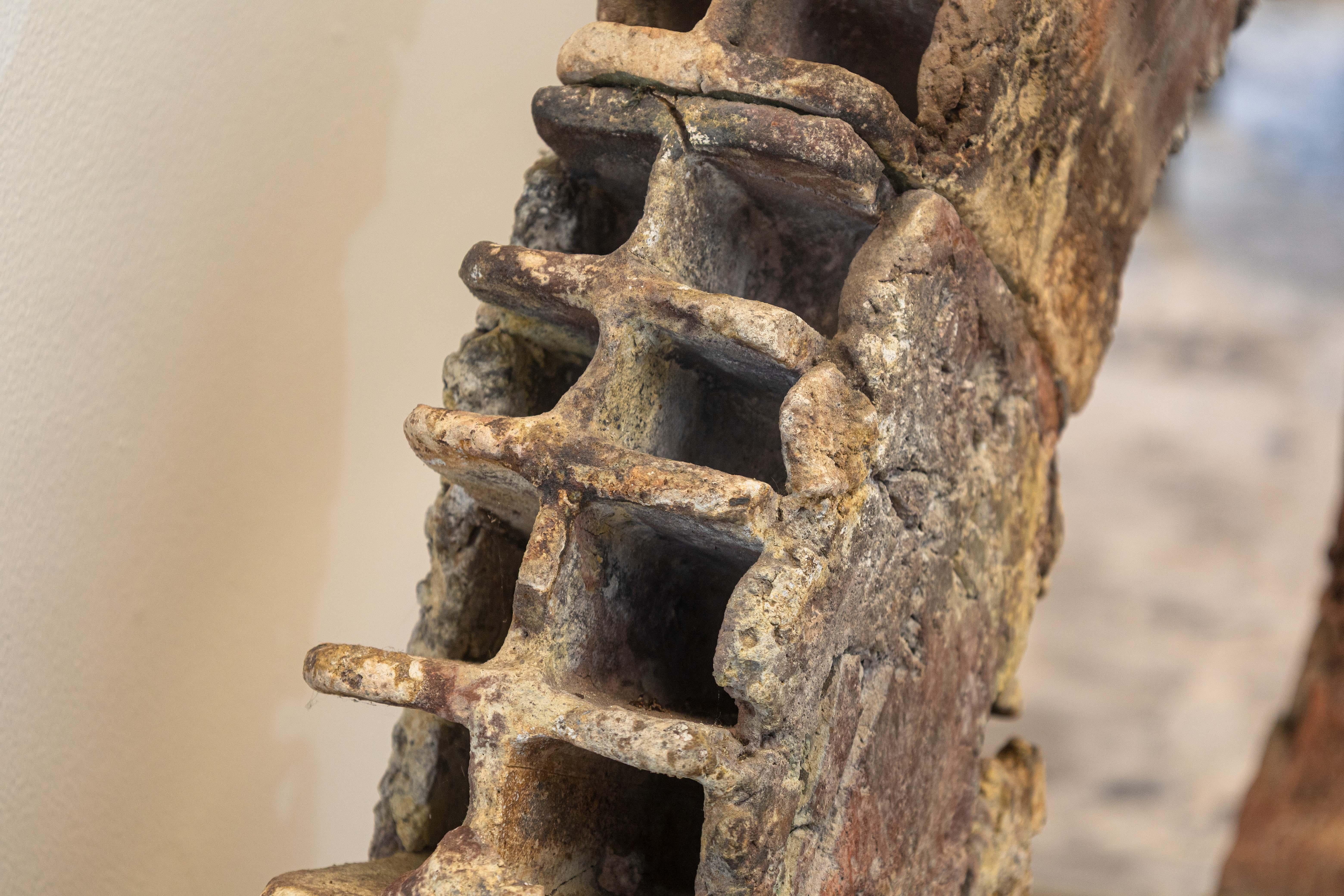 Tom Phardel Postmoderne monumentale kreisförmige Keramik-Skulptur in Mischtechnik im Zustand „Gut“ im Angebot in Keego Harbor, MI