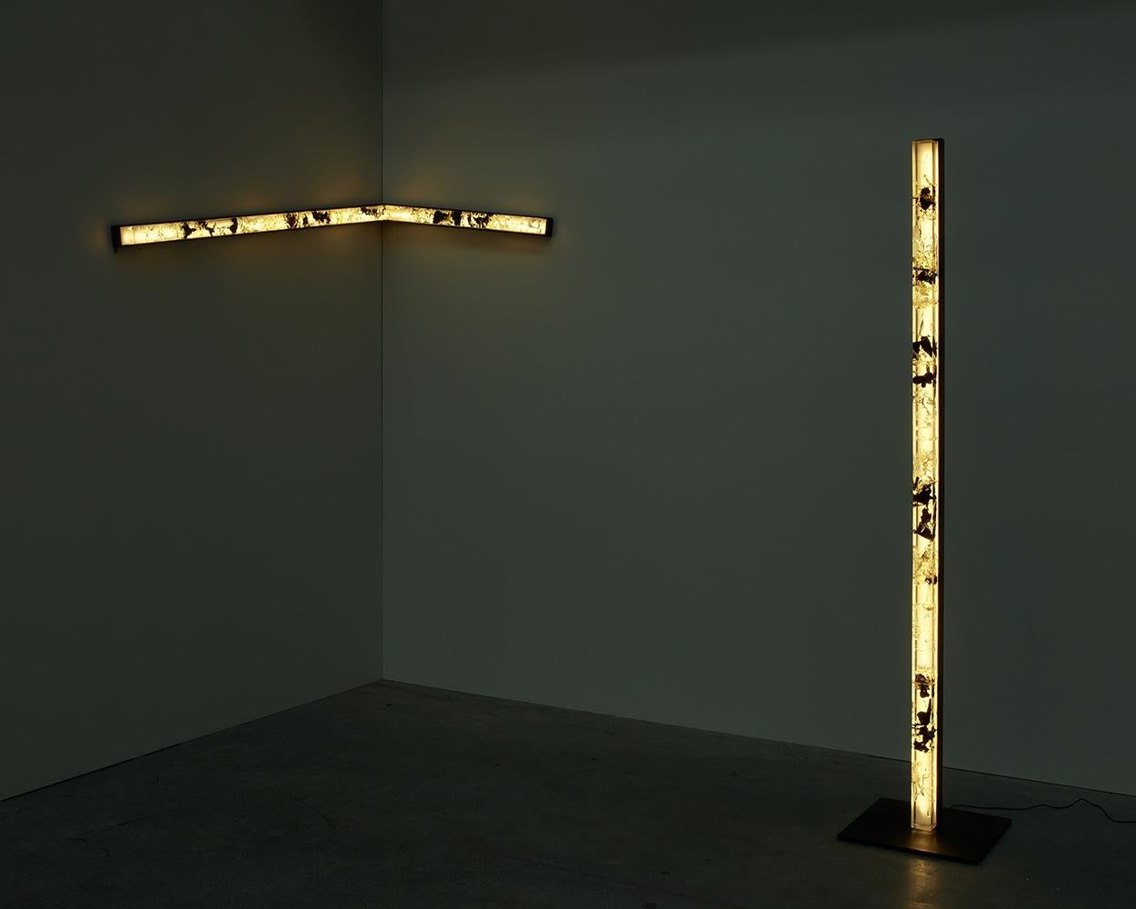 Synthesis S de Tom Price - Sculpture en résine, goudron, acrylique, acier et Lights. en vente 6