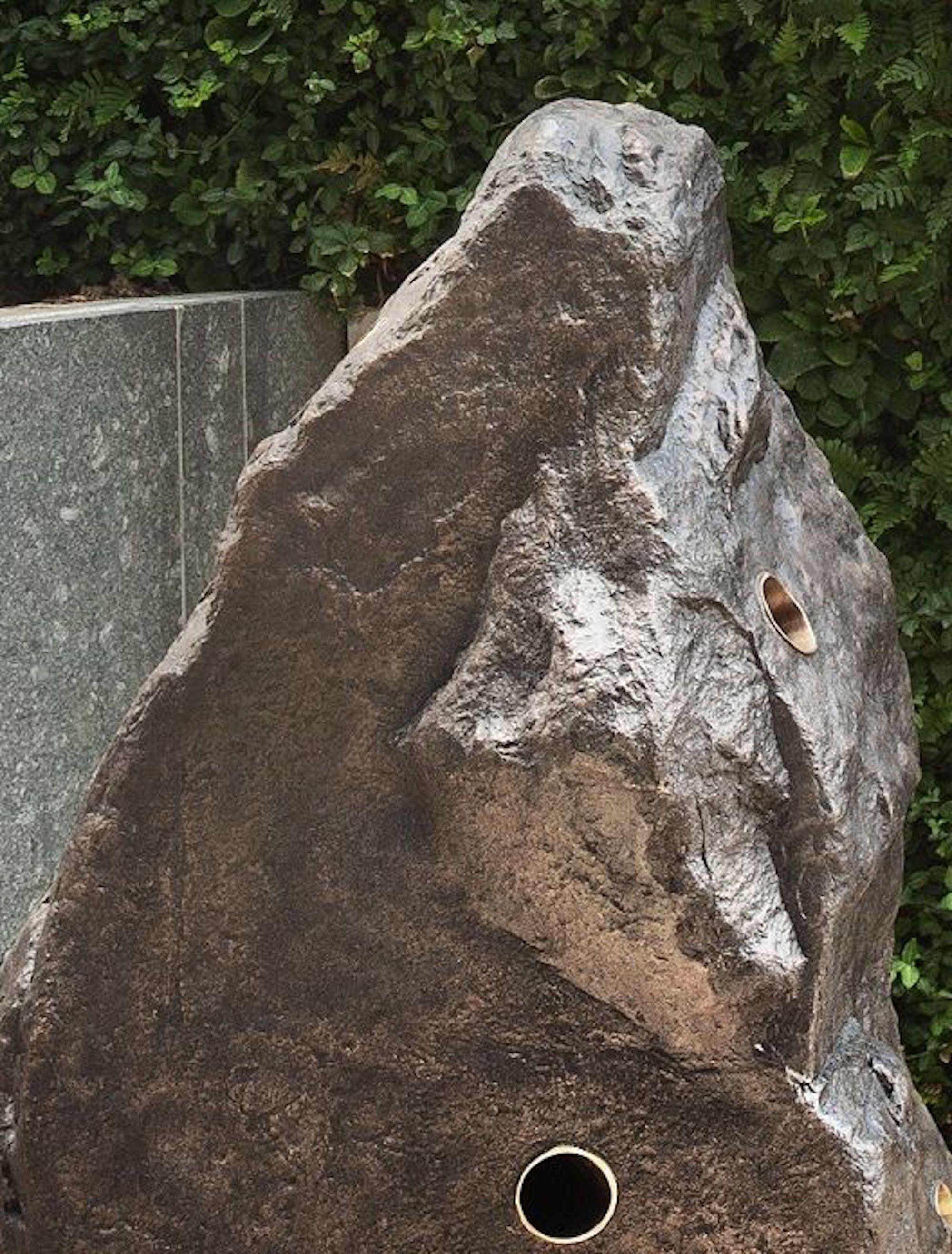 Boulder #1 – The Speaker by Tom Price - Rock-like bronze sculpture, abstract For Sale 3