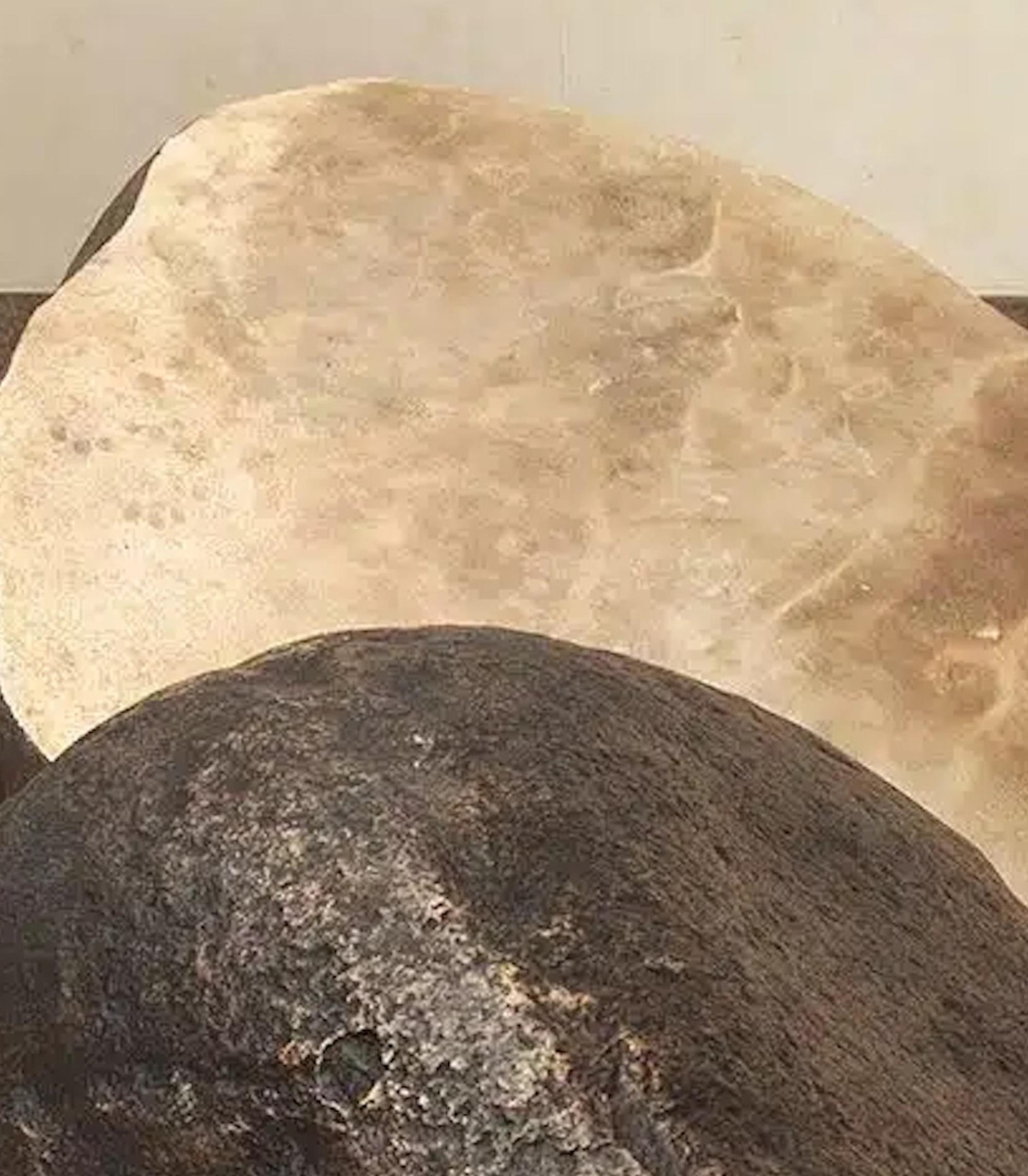 Boulder #2 - The Slide di Tom Price - Scultura in bronzo simile a una roccia, liscia in vendita 7