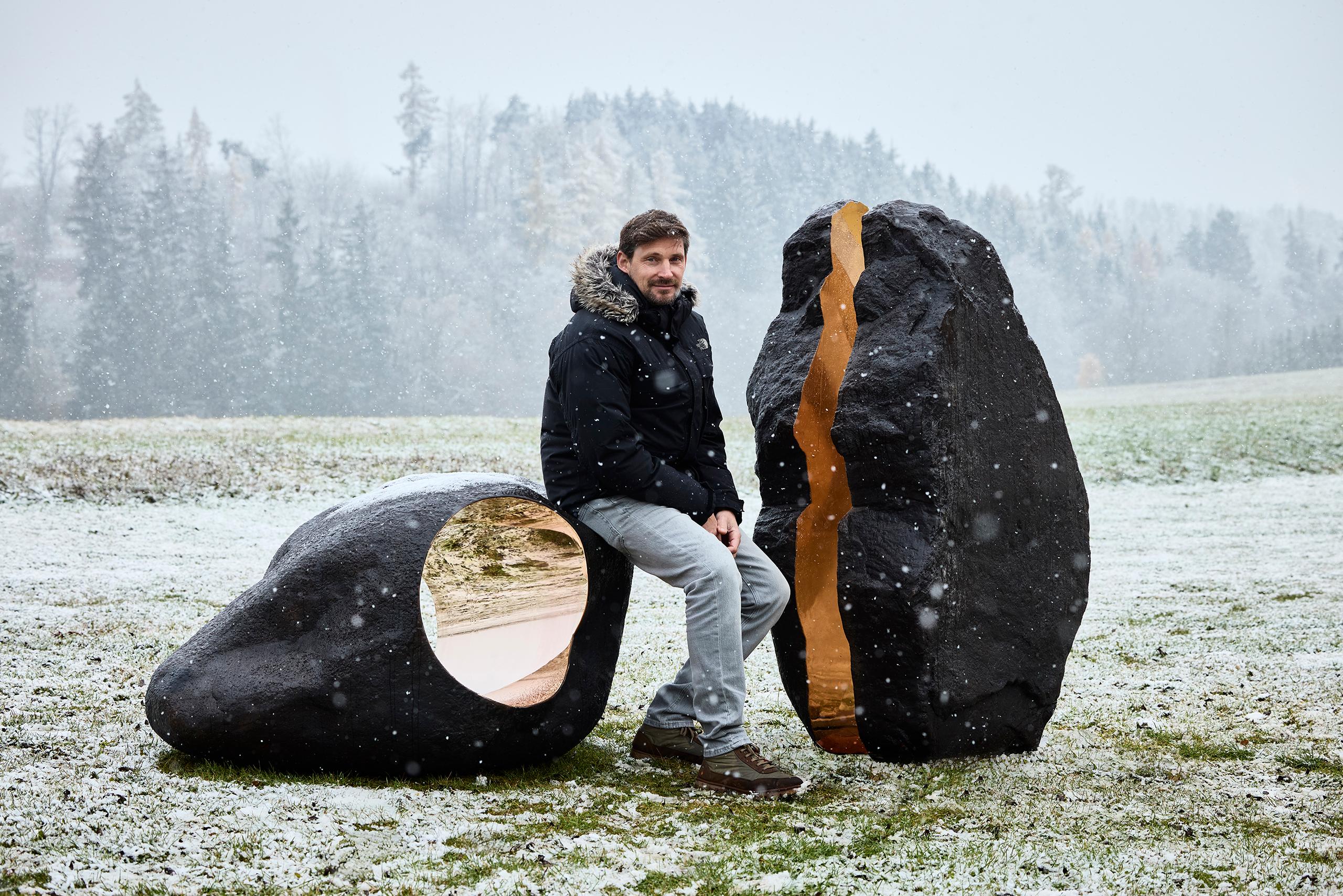 Boulder #4 è una scultura dell'artista inglese Tom Price. Questa opera d'arte può essere personalizzata: non esitare a contattarci per un preventivo.

L'approccio artistico di Tom Price si concentra sull'esplorazione dei materiali ed è guidato da