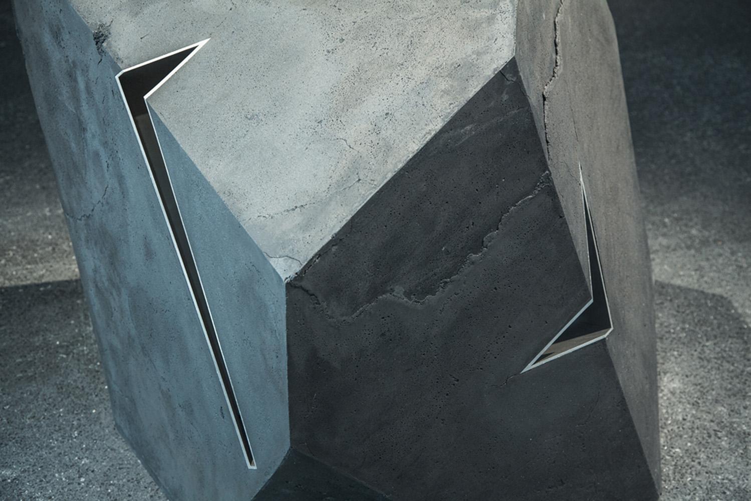 Carbon Void Aluminium von Tom Price - Abstrakte geometrische Skulptur, experimentell im Angebot 1