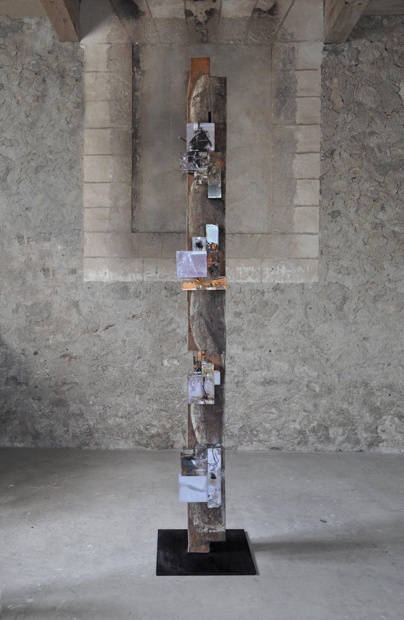 Viga 1 by Tom Price - Abstract sculpture, wood, resin, synthetic, mineral, life