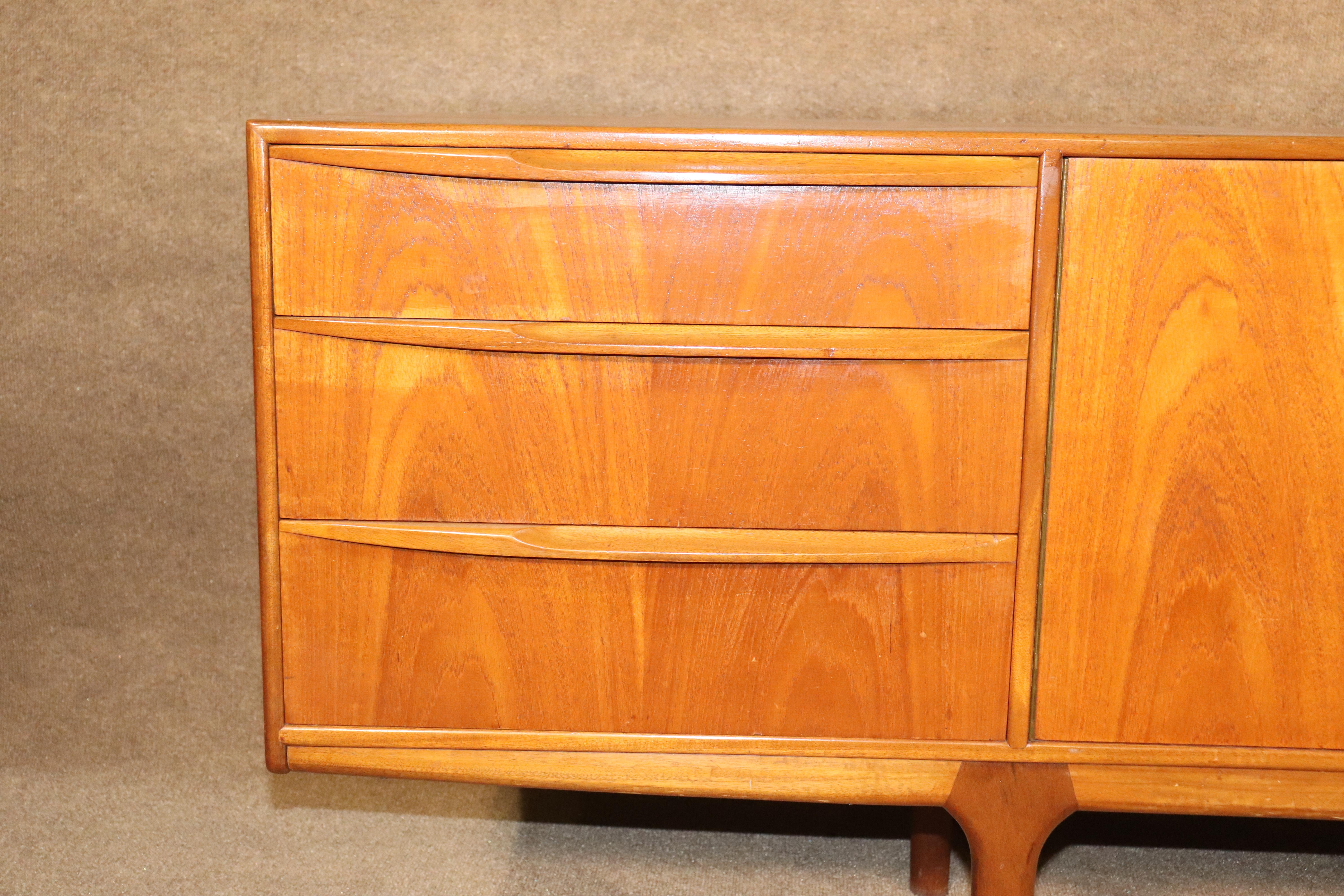Tom Robertson for McIntosh Teak Credenza In Good Condition For Sale In Brooklyn, NY