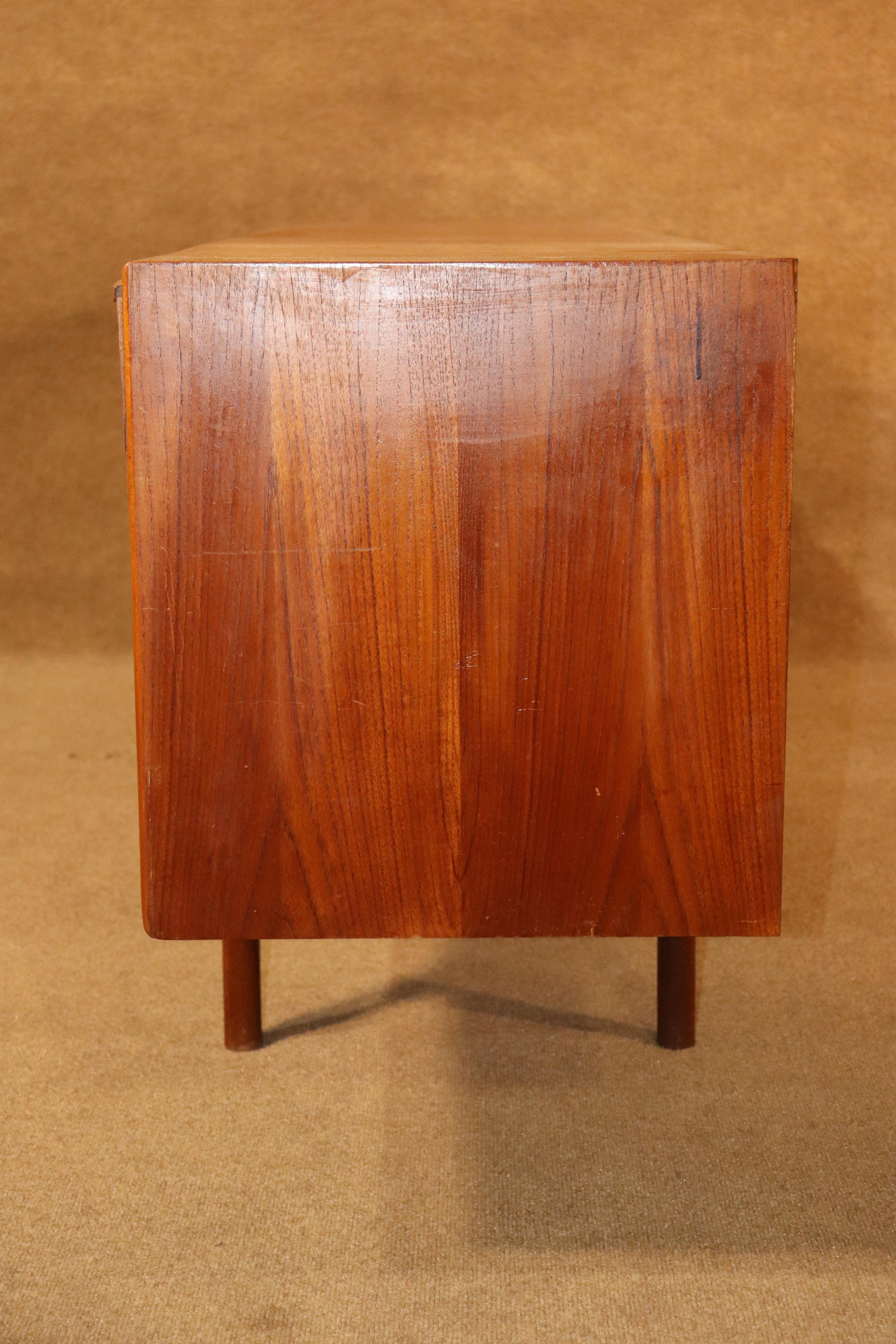 Tom Robertson for McIntosh Teak Credenza For Sale 4