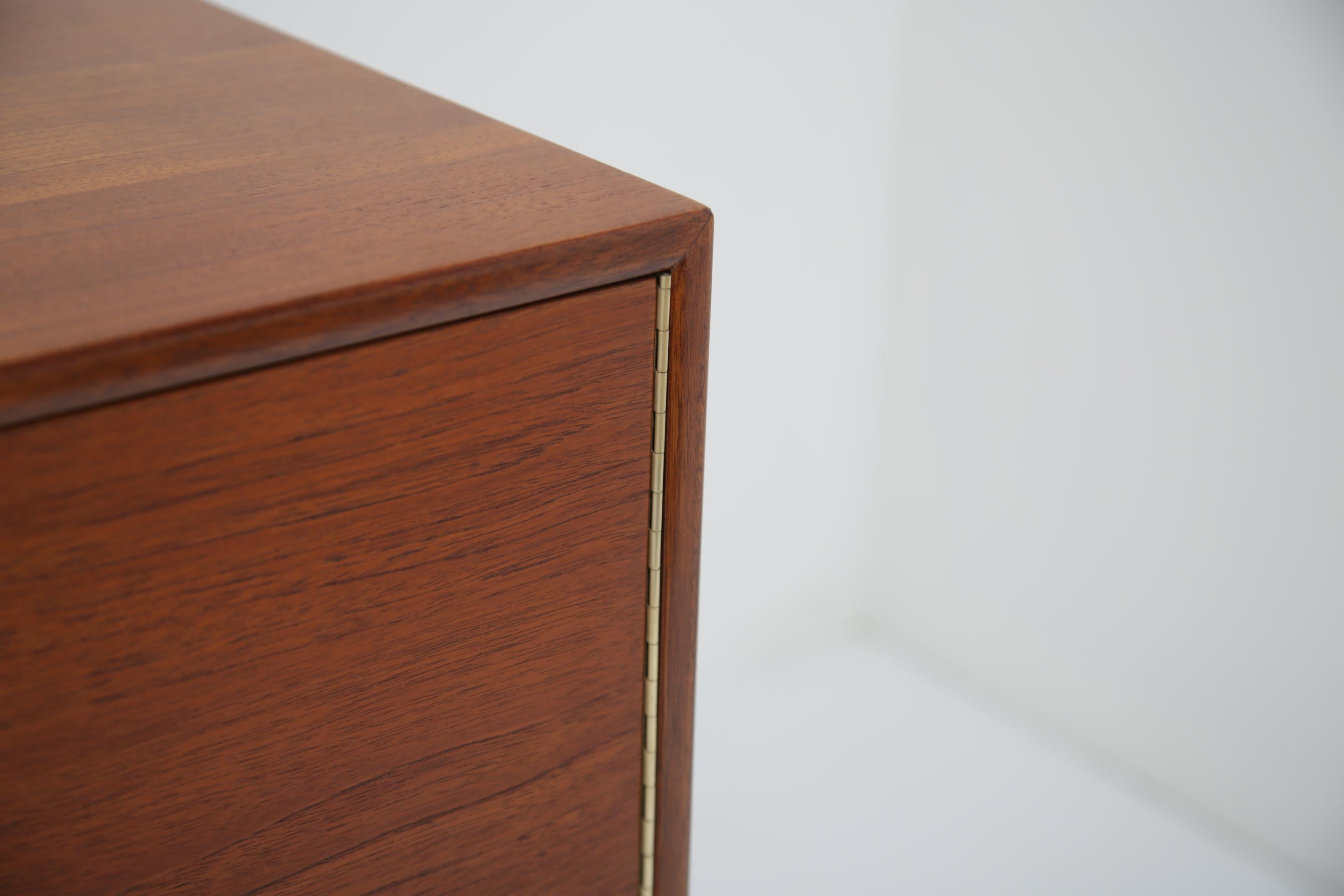 Tom Robertson Bar à cocktails en teck, Dry Bar, Drinks Cabinet by McIntosh, 1960s. en vente 1