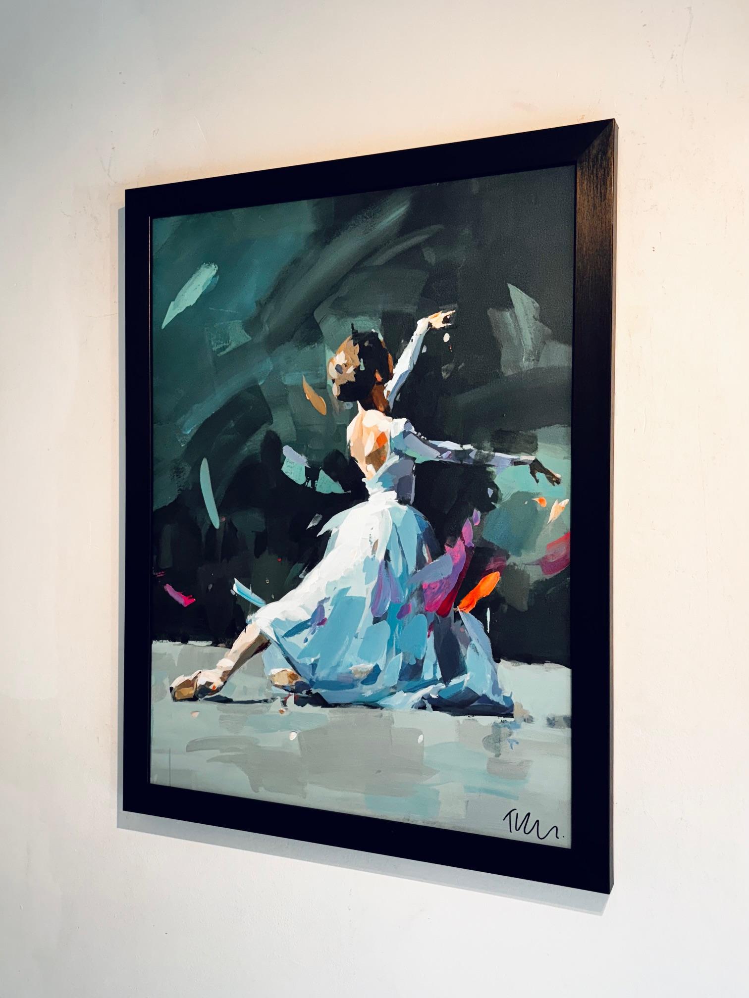 In Aurora Divina — “Divine Dawn” — the moment just after the music fades is captured with spellbinding intimacy. A dancer, dressed in an elegant blue gown, reclines in shadow, her arm lifted with quiet grace as if conjuring the last note of a