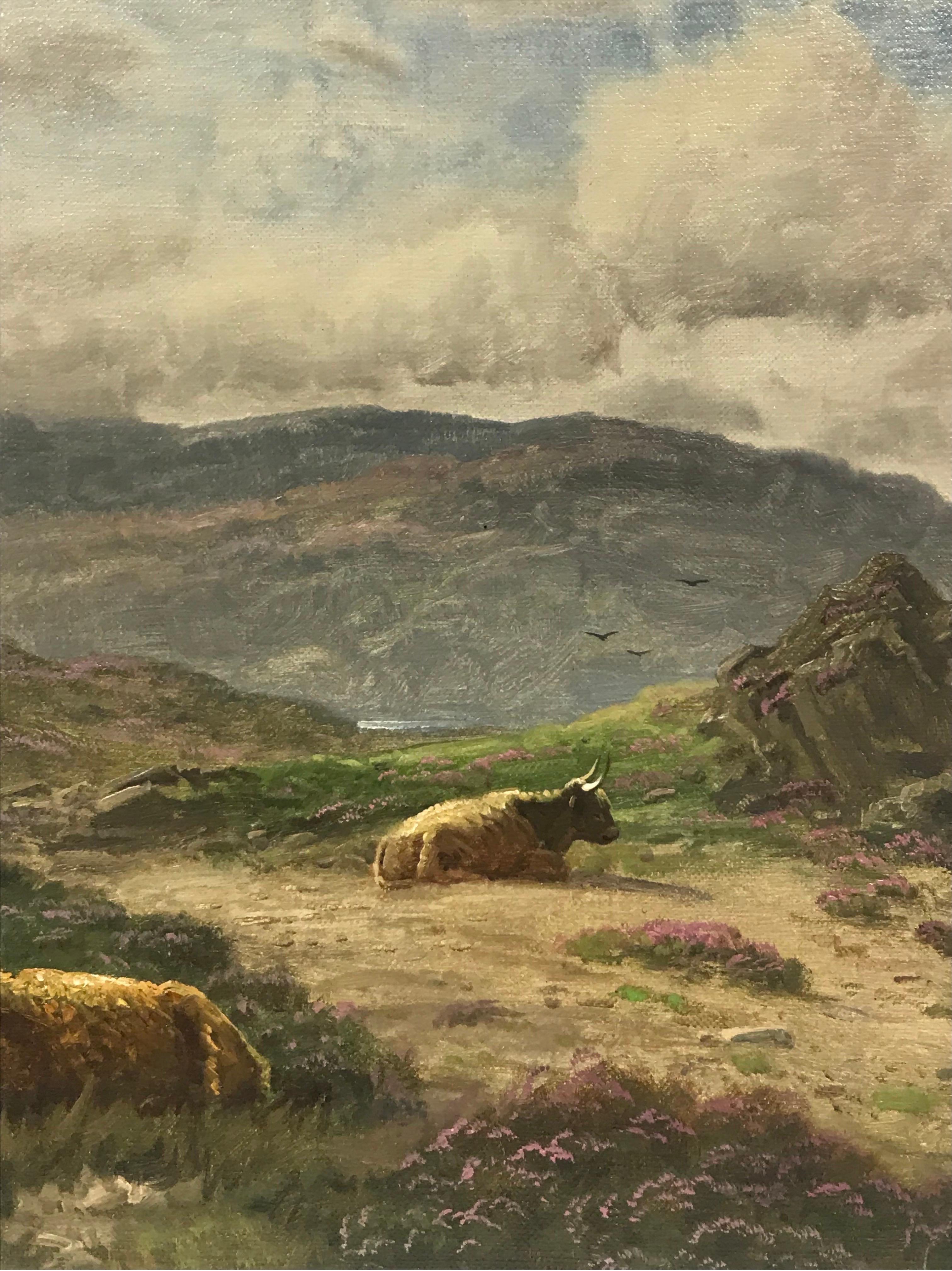 Raffinato dipinto a olio scozzese vittoriano Highland Cattle Misty Mountain Landscape (Paesaggio montano nebbioso) - Animal Painting Grigio di Tom Seymour