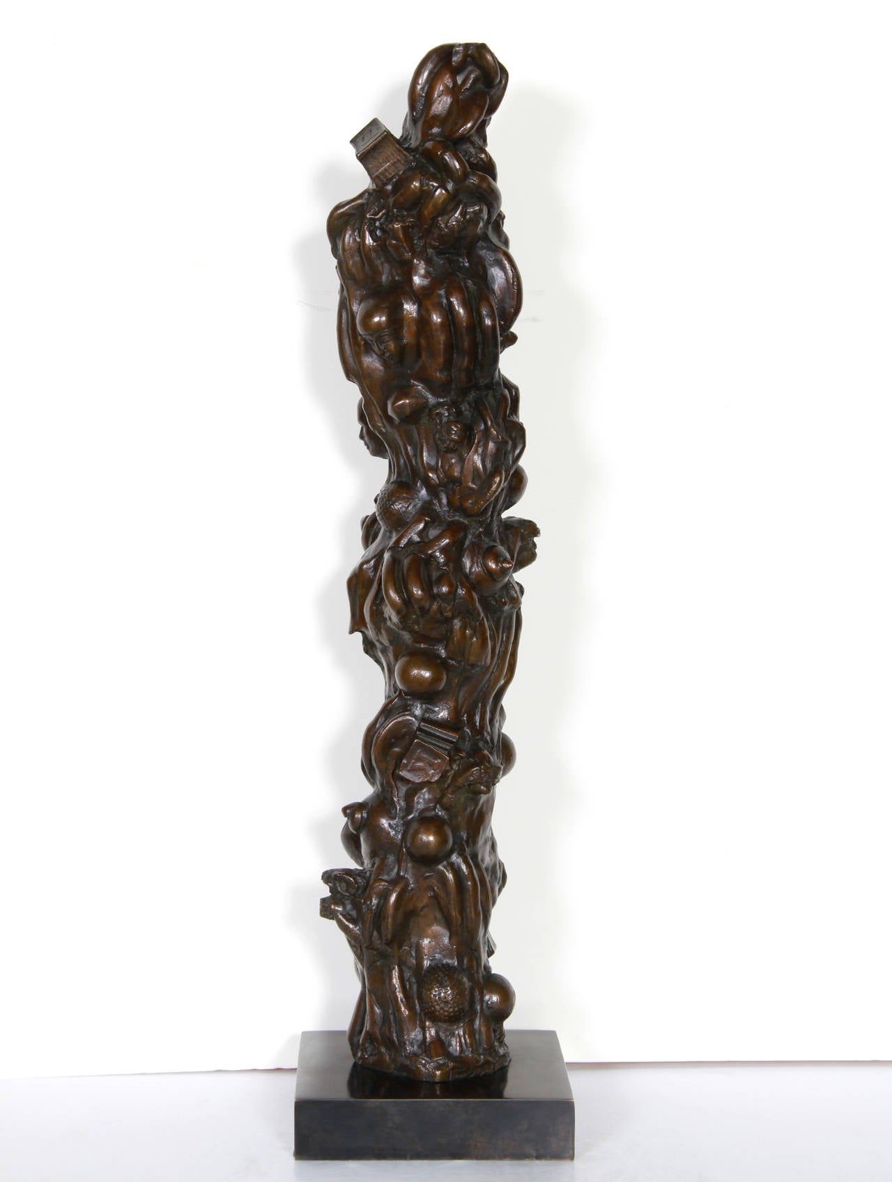 Escultura figurativa alta de bronce de Tom Suzuki en venta 1