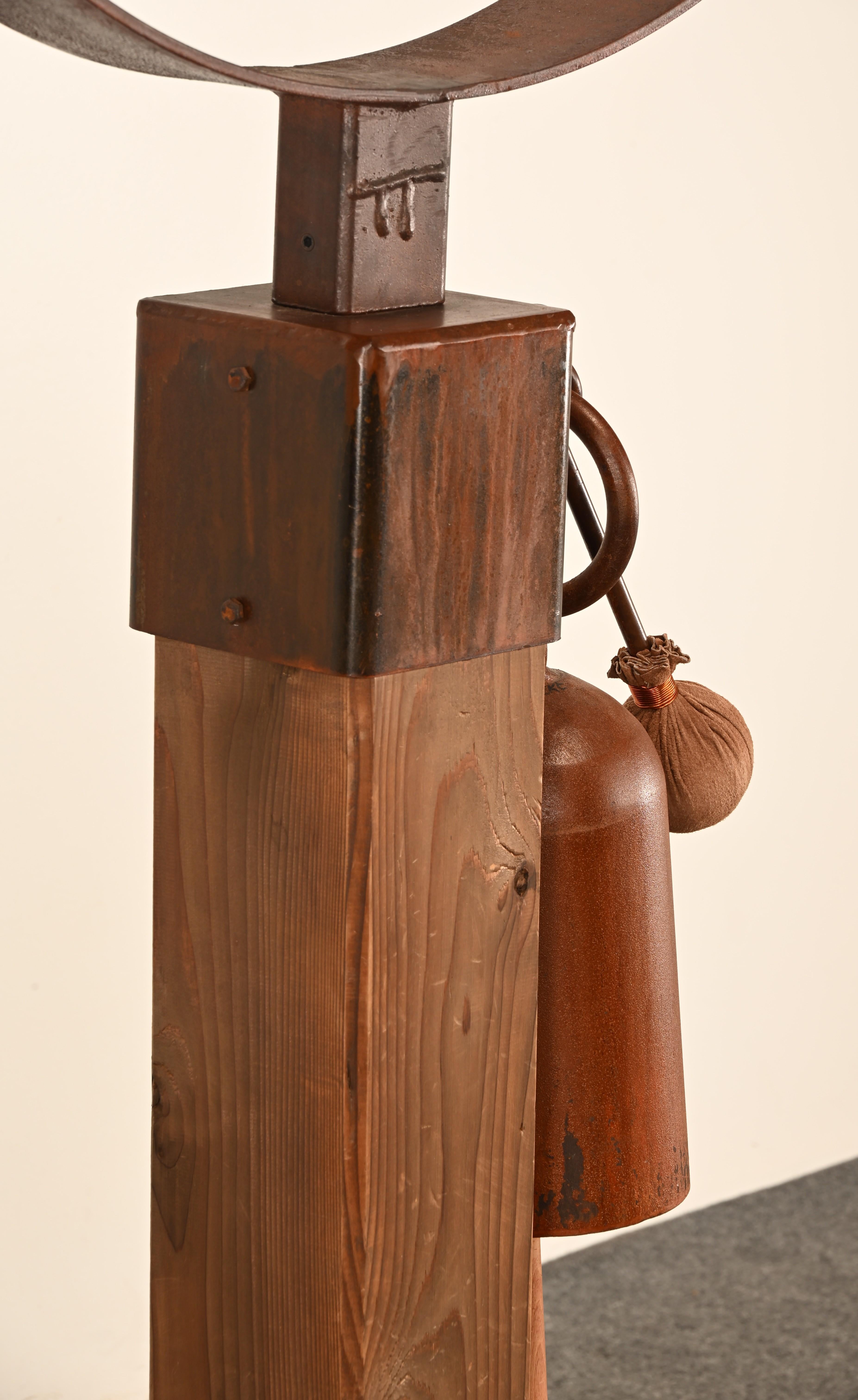 Tom Torrens Glockenständer mit 2 Gongs, 20. Jahrhundert im Angebot 4