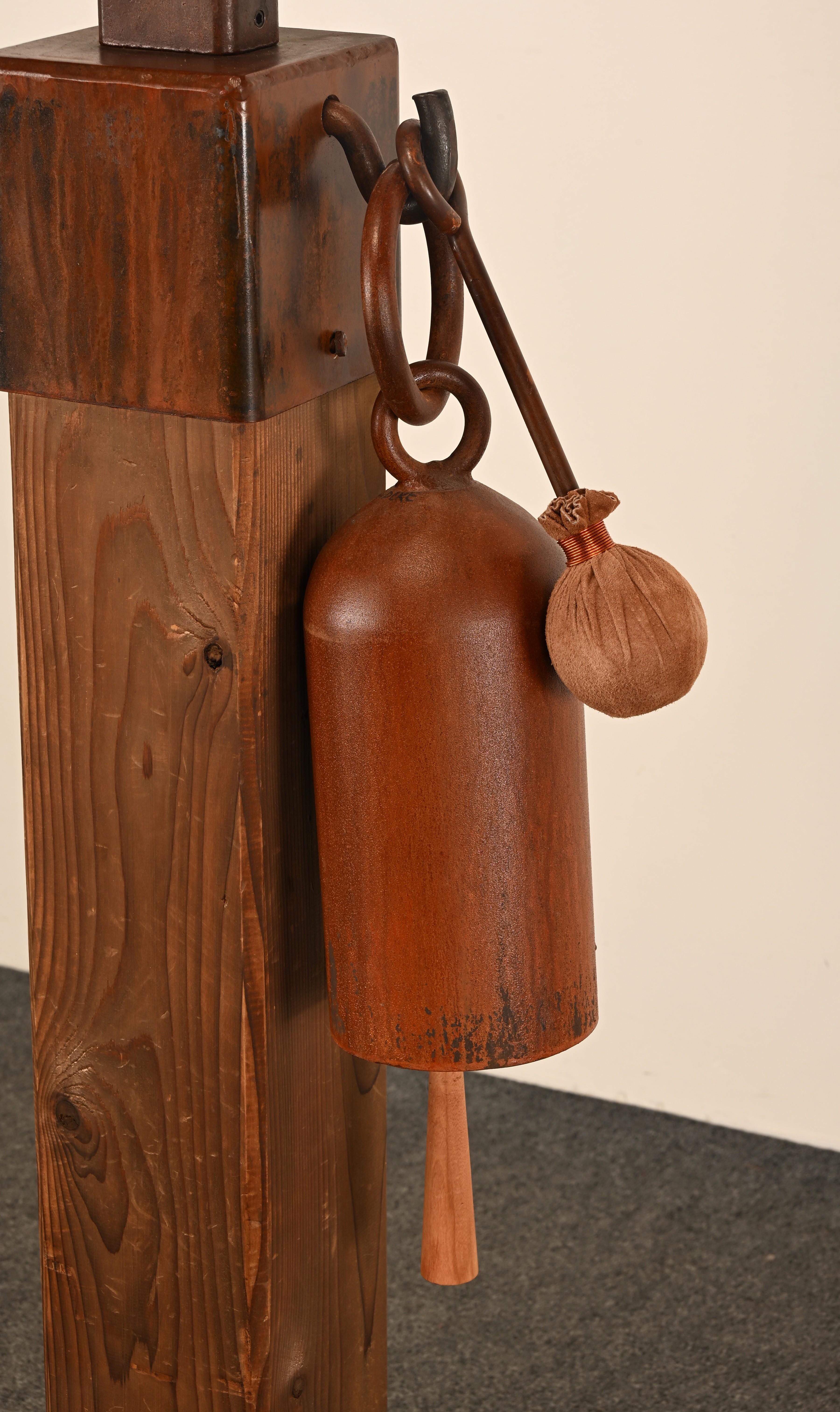 Tom Torrens Glockenständer mit 2 Gongs, 20. Jahrhundert im Zustand „Gut“ im Angebot in Hamburg, PA