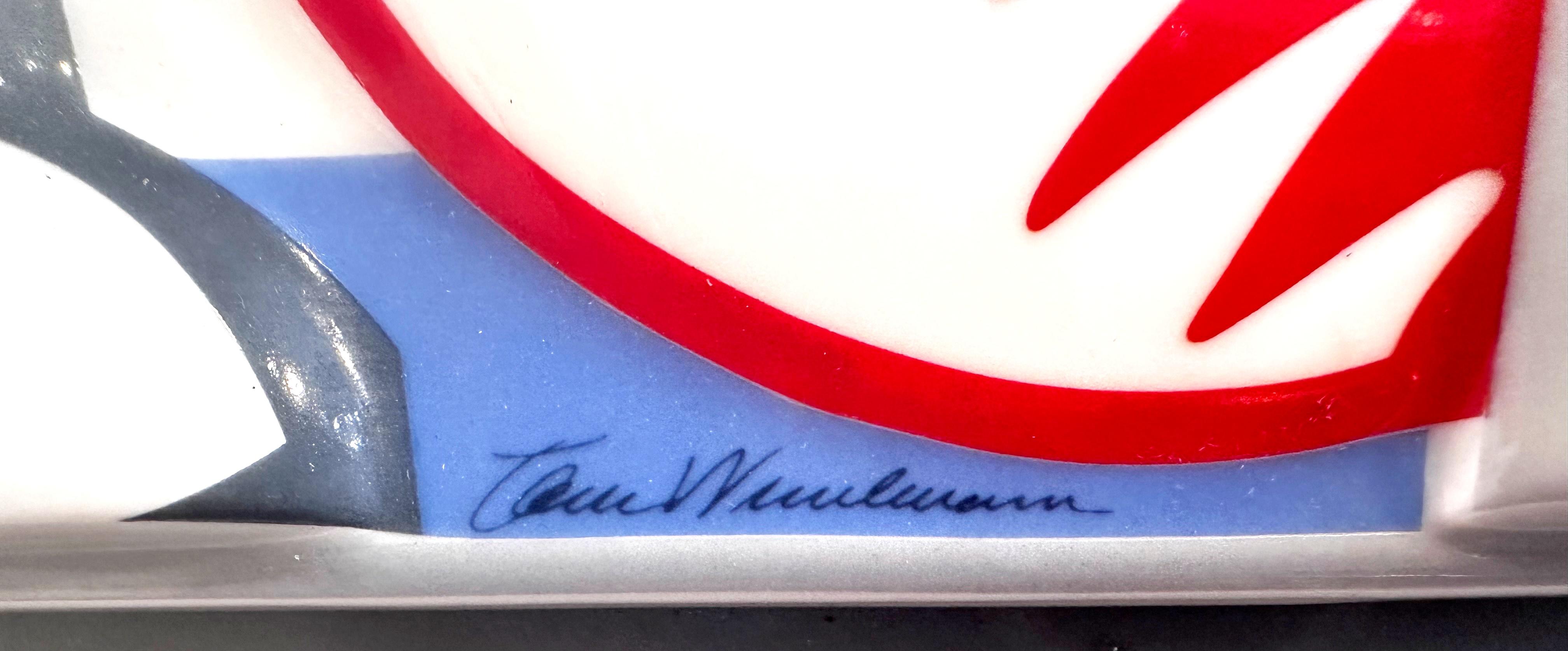 Tom Wesselmann
Natura morta con frutta, petunie e Claire, 1988
Targa in ceramica in edizione limitata, 1988
La firma di Wesselmann è stata apposta sulla porcellana nella parte anteriore e posteriore (vedi foto).
Numerato 196/299
Scultura da parete