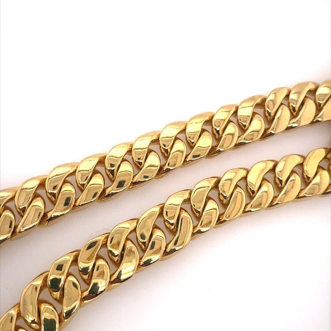 This is a long and chunky 925 Sterling Silver necklace with a Gold plated pendant. The necklace has a clasp and a 52cm chain. The pendant is a mixture of Gold-plated and Silver.

Additional Information: 
Silver Purity: 925
Total Weight: 252.7g
Width