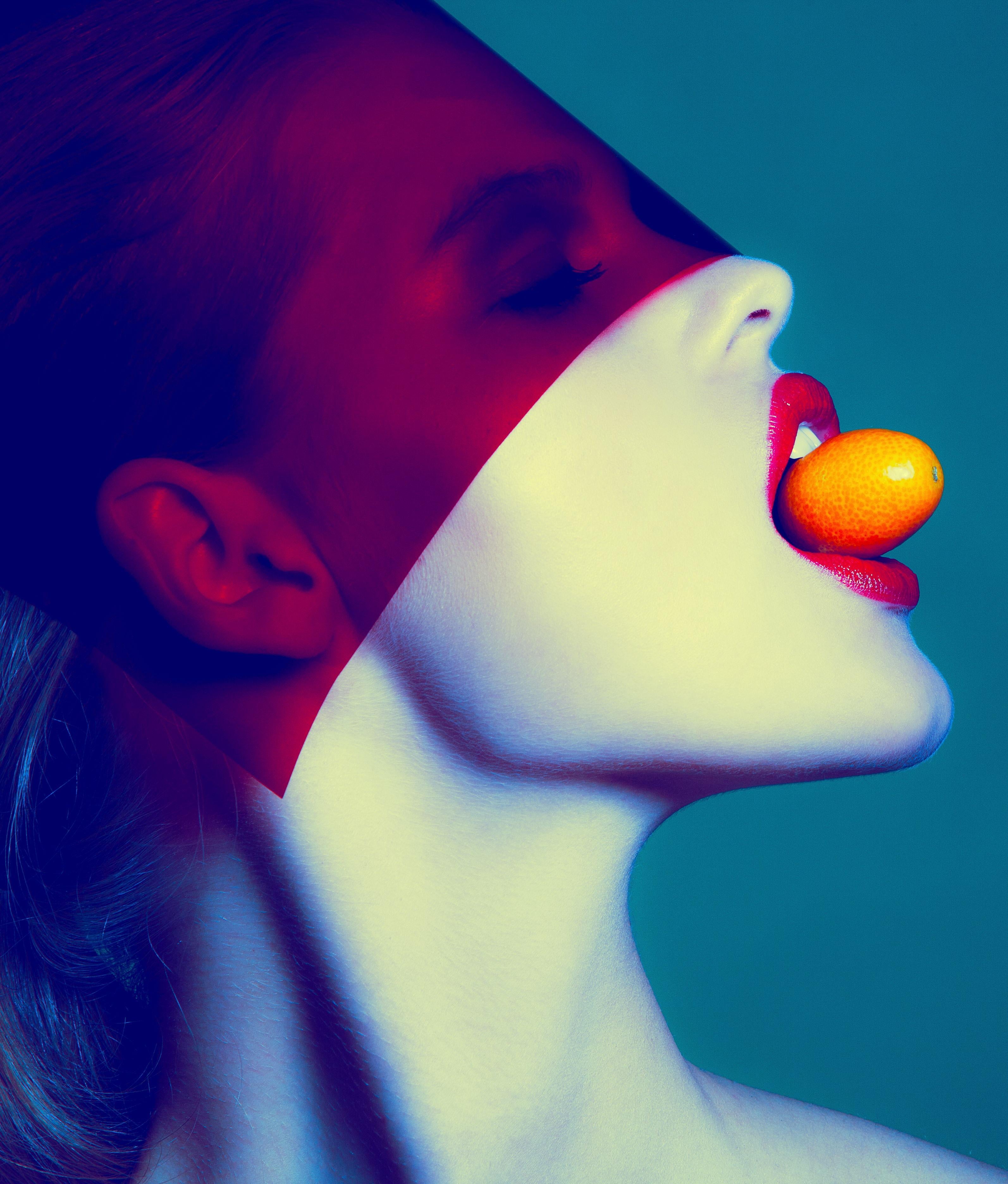 Tous les tirages sont réalisés sur du papier brillant de qualité musée placé sous un verre acrylique haut de gamme Crystal Clear de 4 mm qui offre une profondeur incroyable et les couleurs les plus précises, vives et éclatantes. Le verre acrylique