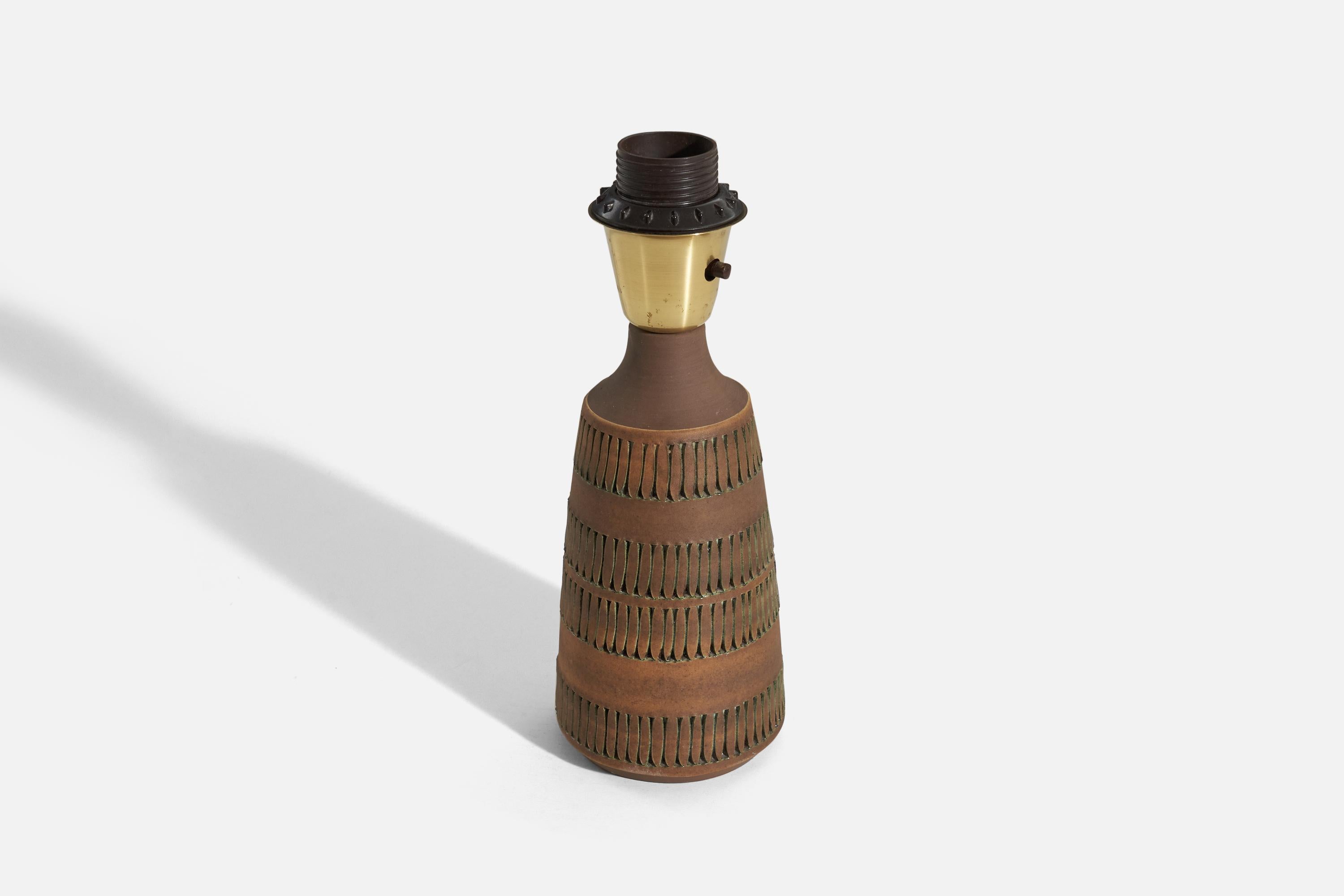 Tomas Anagrius, Table Lamp, Incised Stoneware, Studio, Alingsås, Sweden, 1960s In Good Condition For Sale In High Point, NC