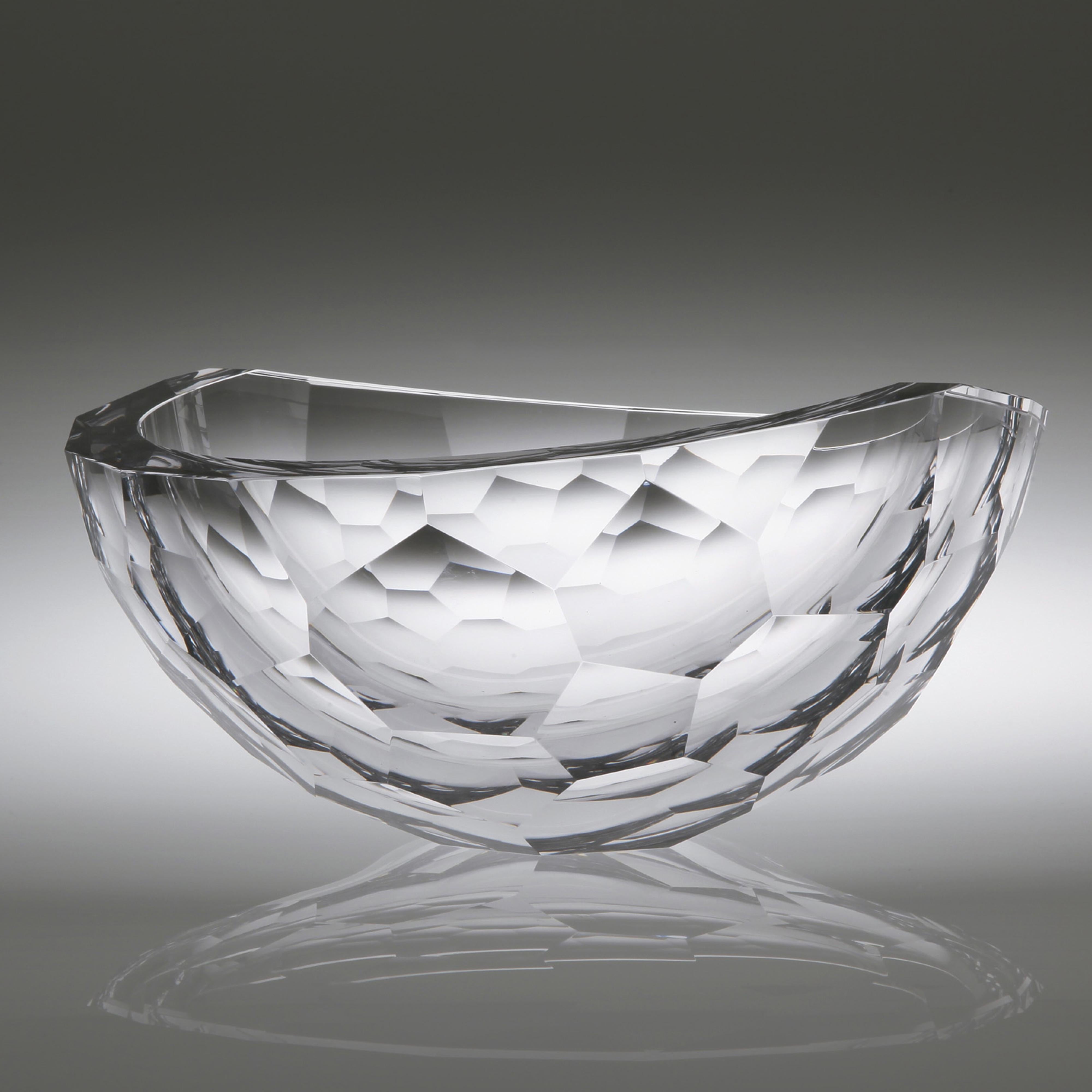 Abstract Sculpture de Tomas Brzon - "Cuenco de cristal tallado", fundido, tallado  y Escultura de Vidrio Pulido