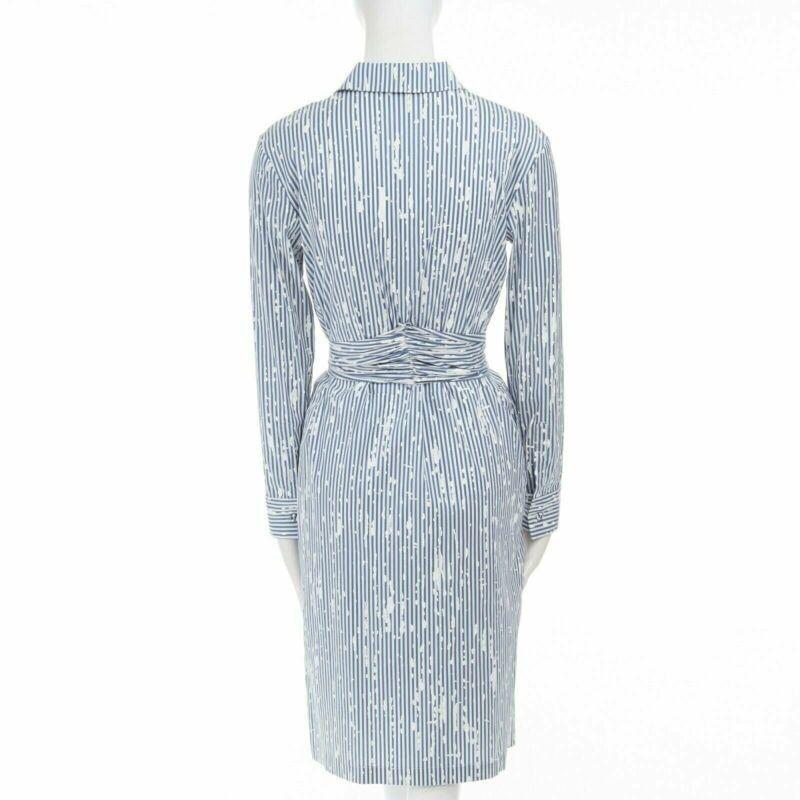 TOMAS MAIER lässiges Kleid mit Gürtel aus Baumwollmischung in Blau und Weiß mit Splatterdruck US0 XS Damen im Angebot