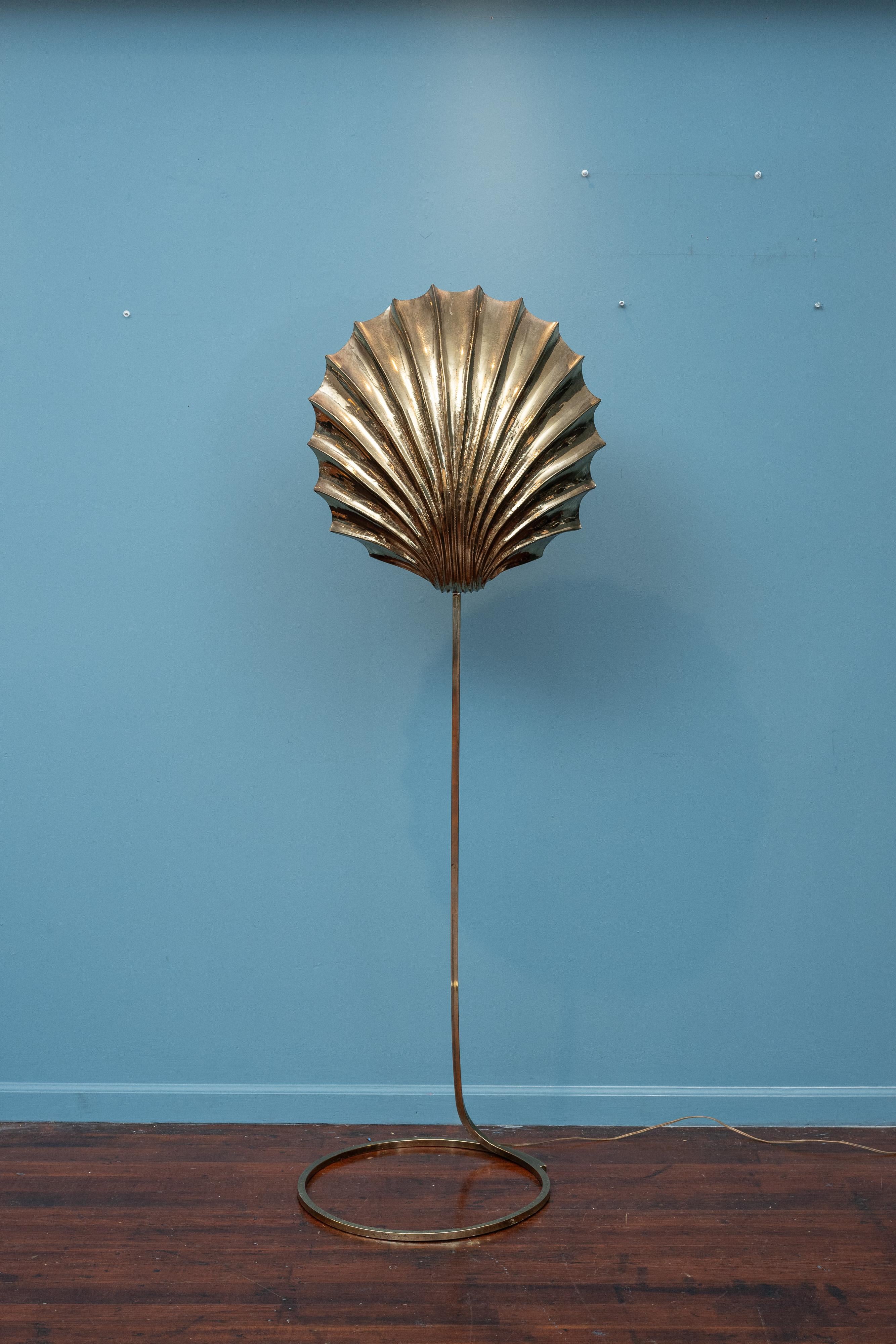 Lampadaire Conchiglia conçu par Tommaso Barbi pour Bottega Gadda, Italie. 