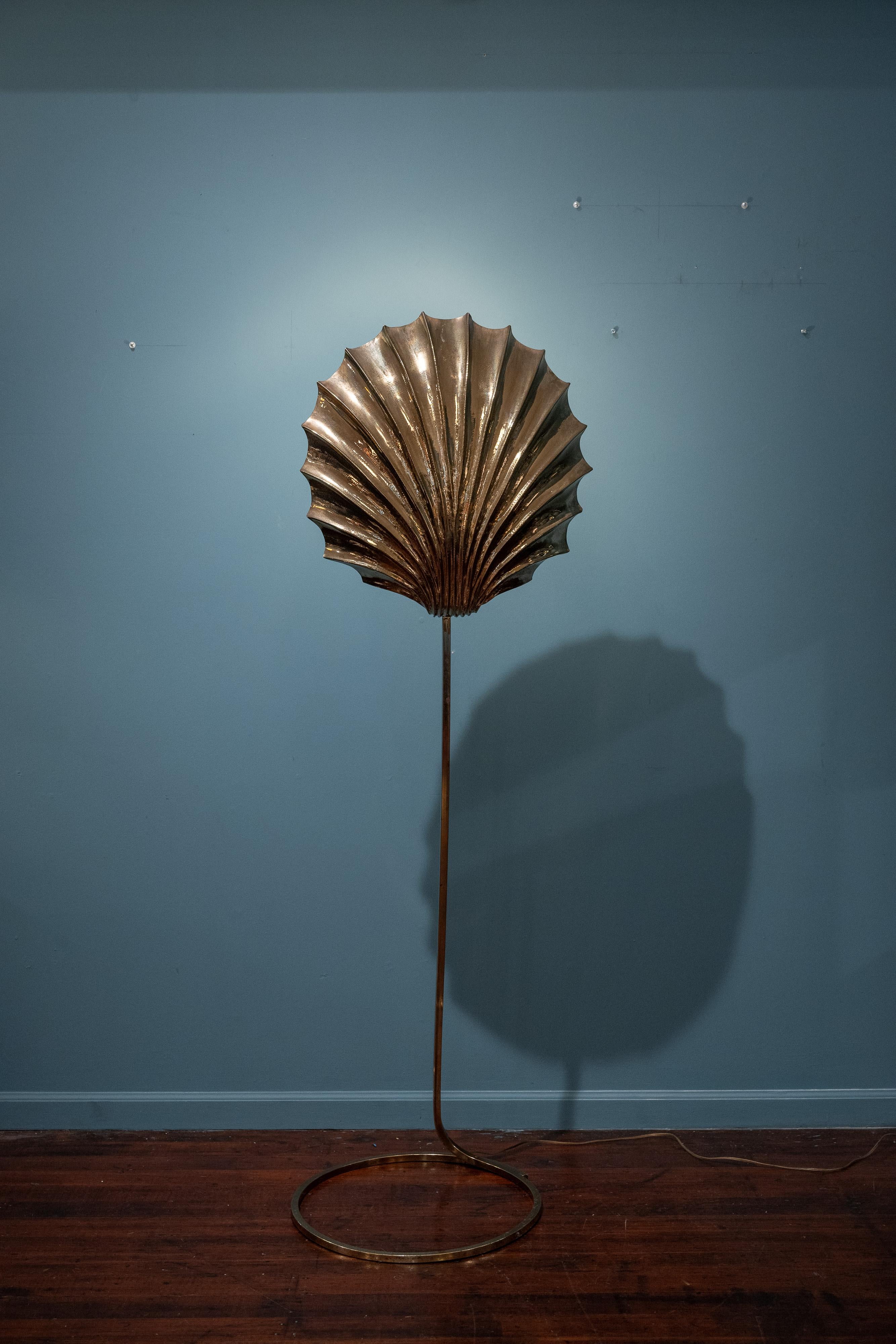 Lampadaire Tomaso Barbi Conchiglia, Italie en vente 2