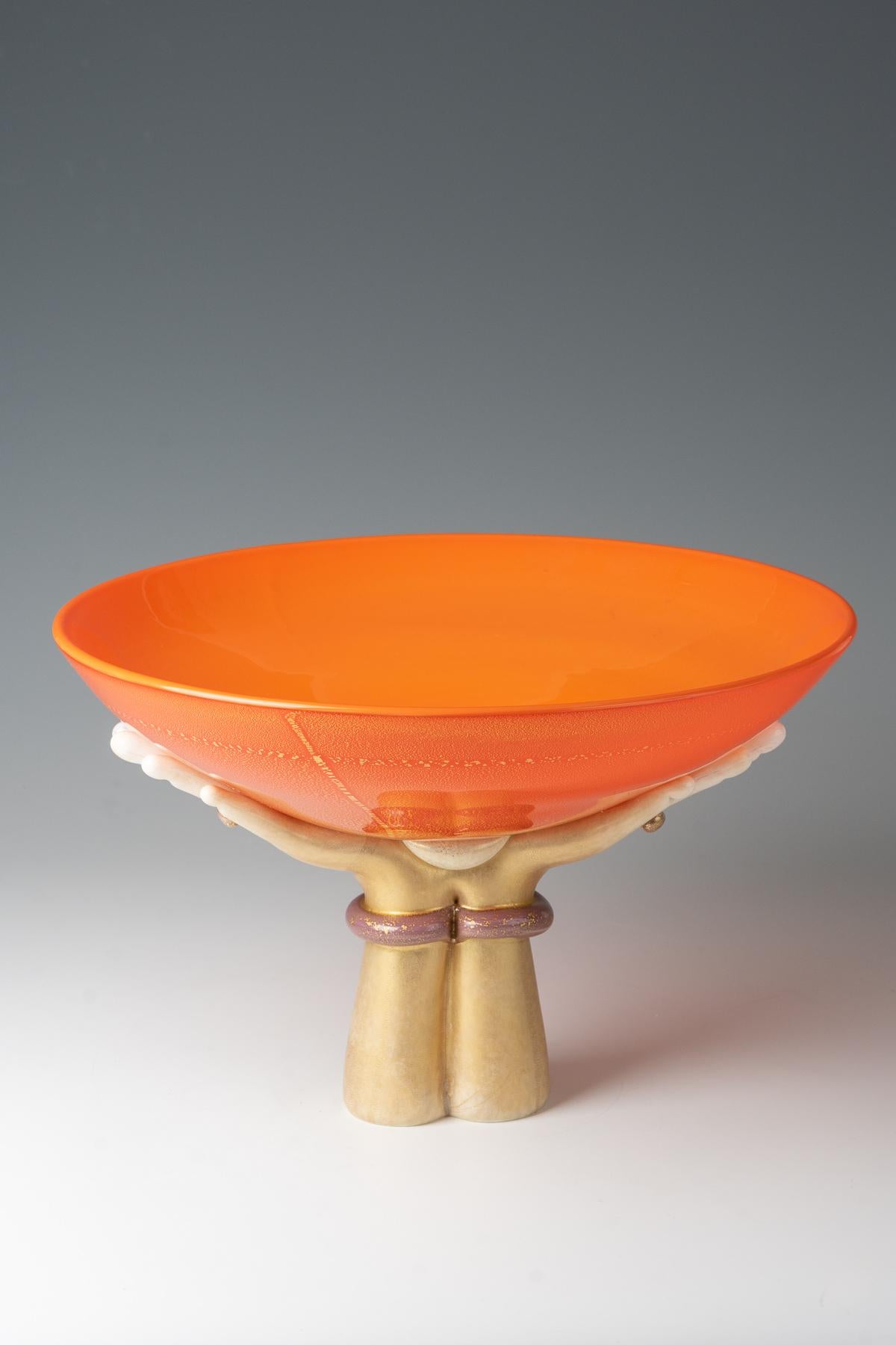 Fatto a mano Tomaso Buzzi, una rara 'Coppa delle Mani', modello No. 3416, 1932 / Venini in vendita