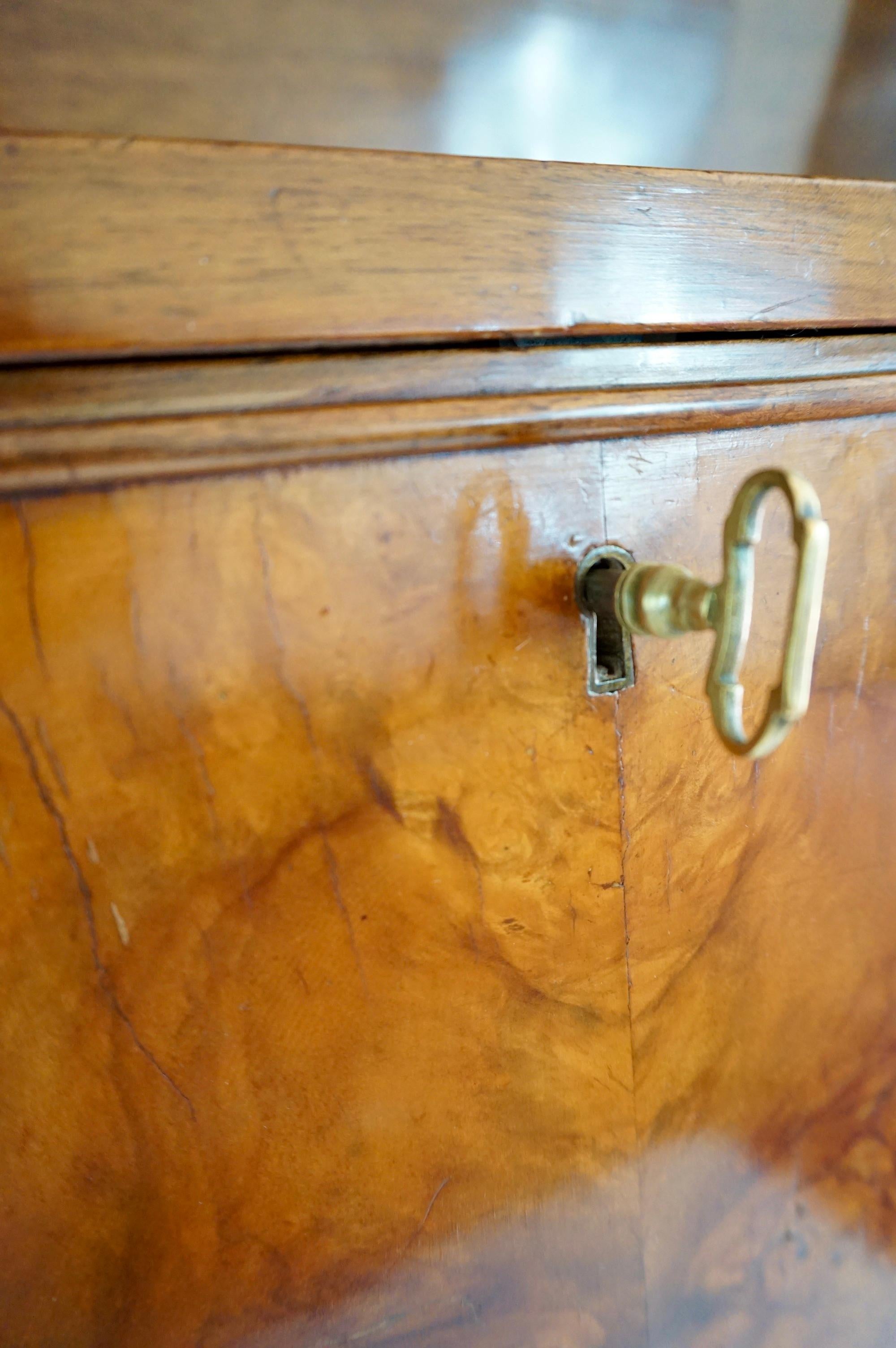 Tomaso Buzzi and Emilio Lancia attr. bookcase cabinet veneered root walnut, 1940 For Sale 9