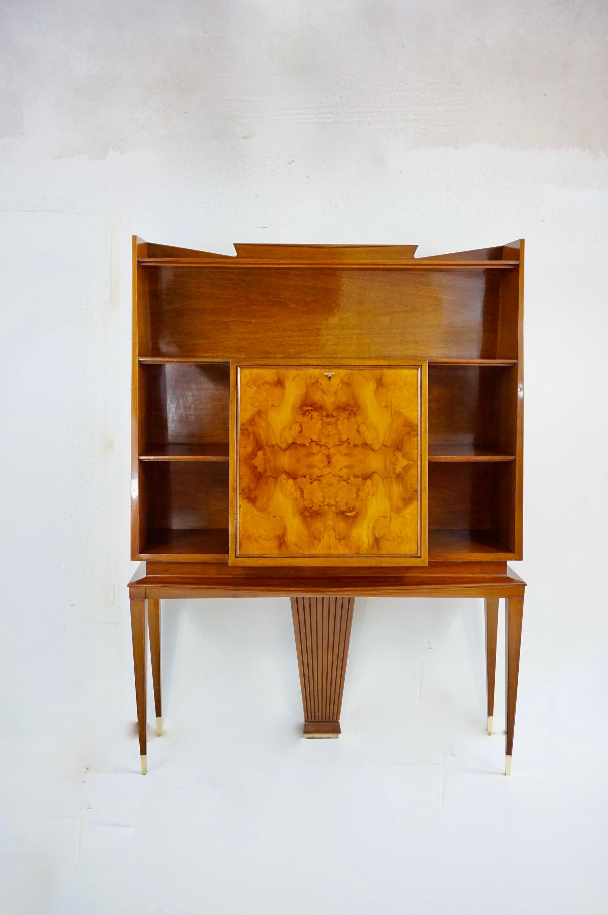 Mid-Century Modern Tomaso Buzzi and Emilio Lancia attr. bookcase cabinet veneered root walnut, 1940 For Sale