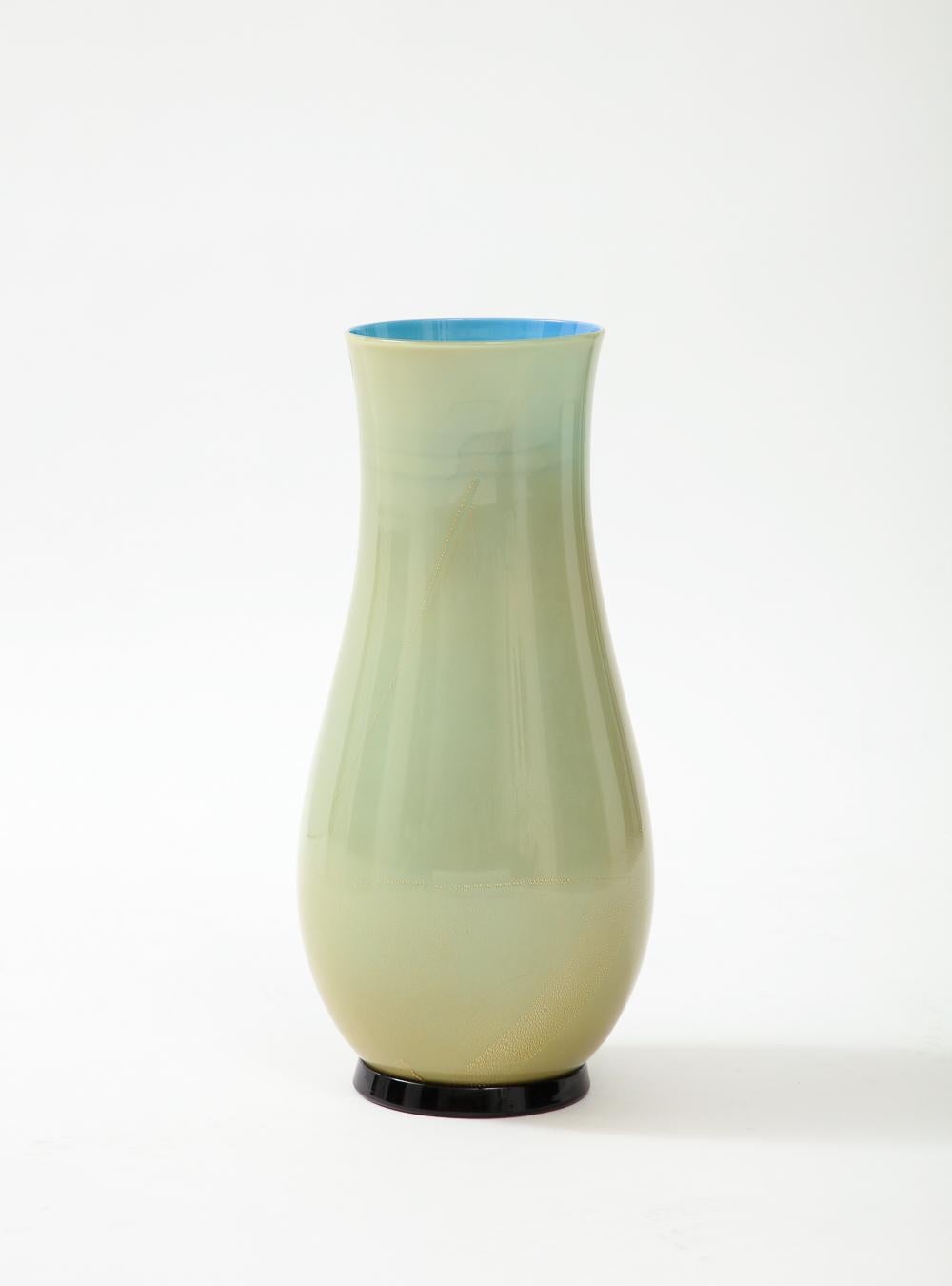 Hand-Crafted Tomaso Buzzi for Venini Vase For Sale