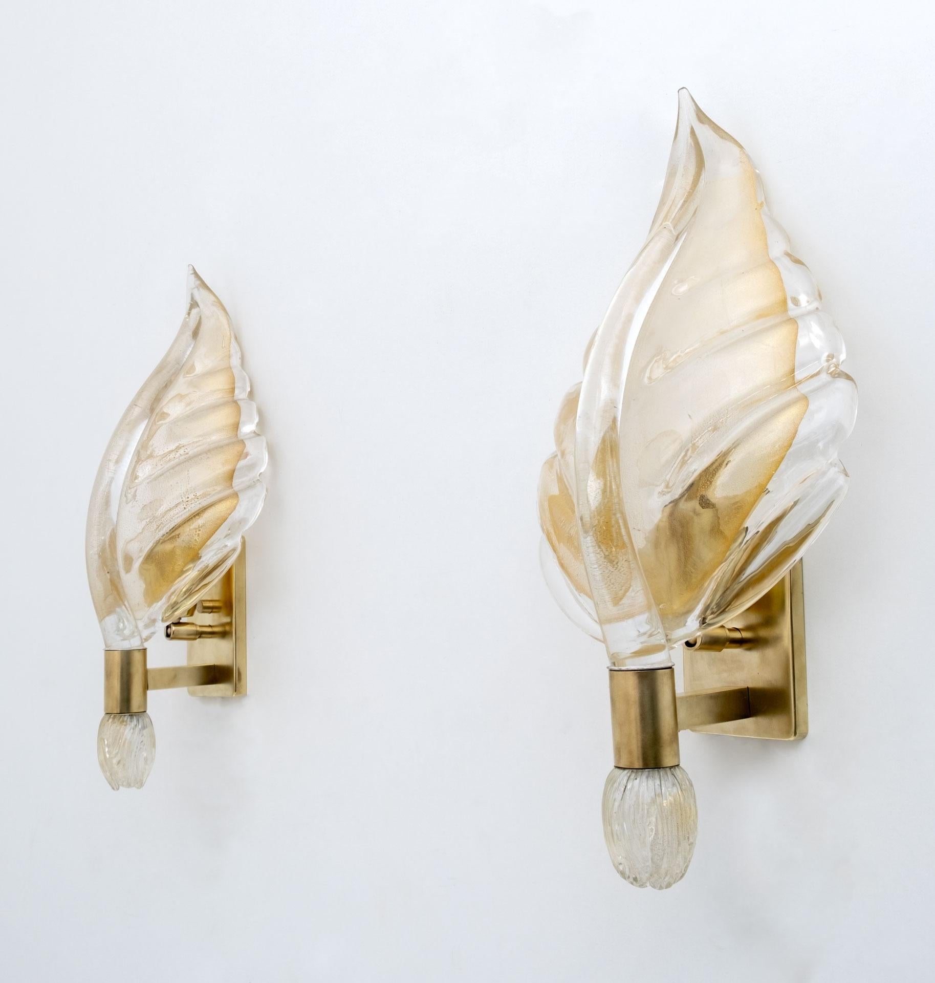 Mid-20th Century Tomaso Buzzi Mid-century Modern Gold Leaf Murano Glass Brass Sconces, 50s, Pair