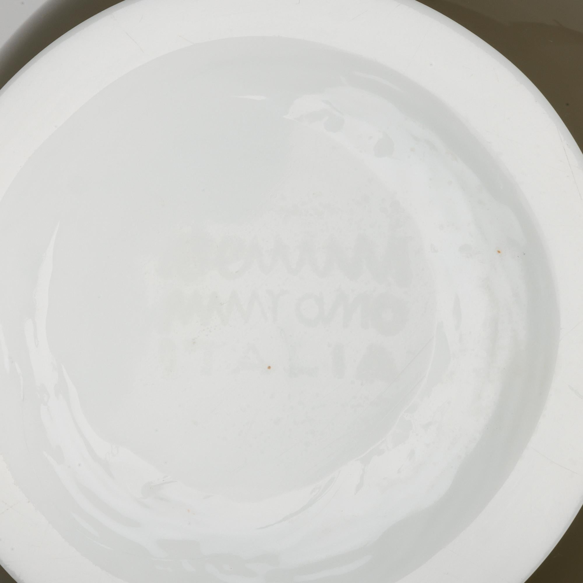 Tomaso Buzzi Venini Venezianische Vase aus Lattimo und farbigem Kunstglas im Angebot 1