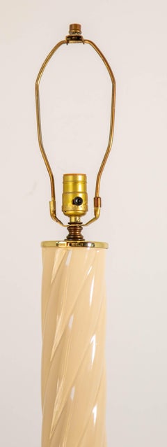 Lámpara de pie estilo Tomasso Barbi Cerámica blanca y latón, años 70