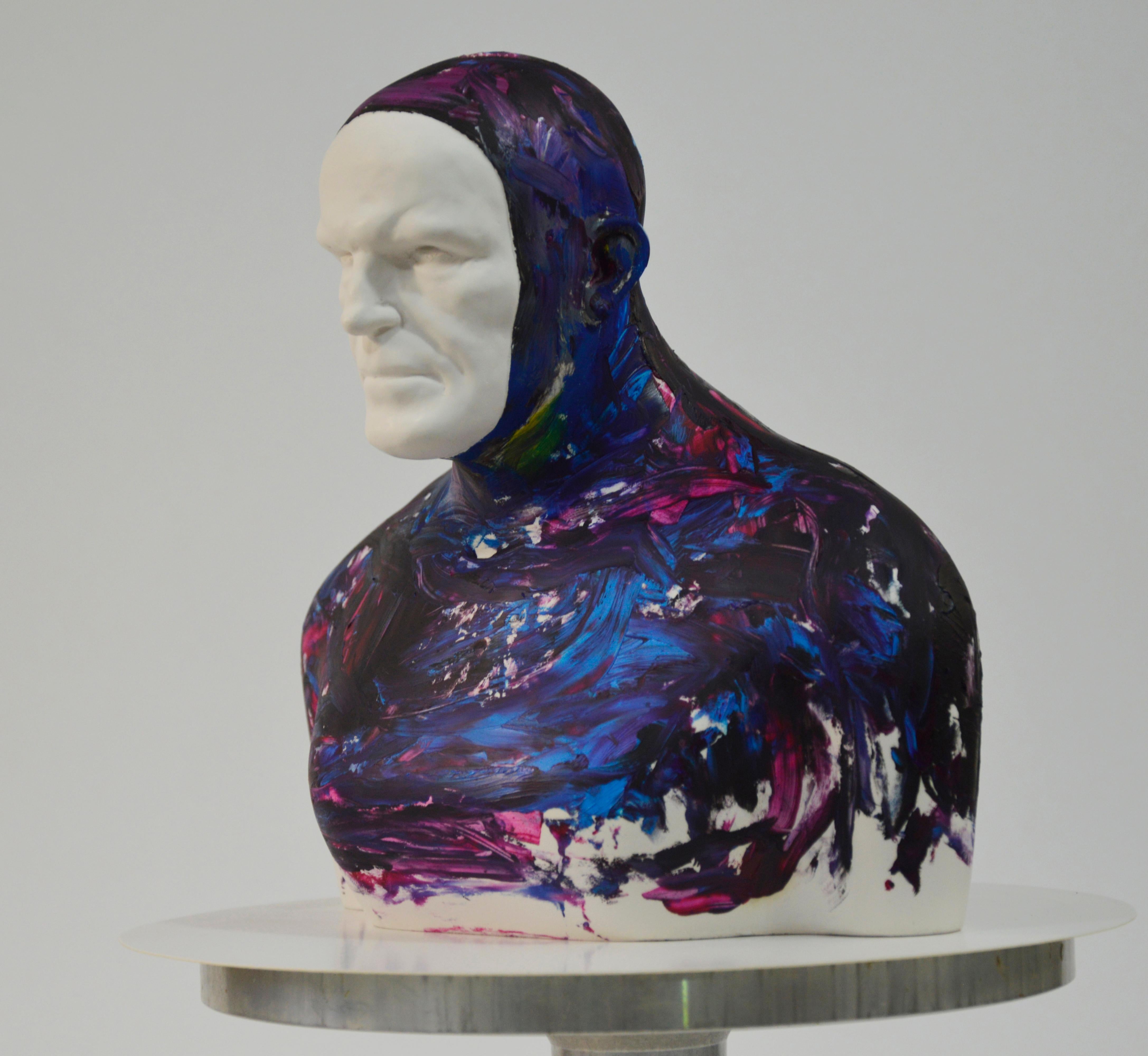 Tomasz Bielak Figurative Sculpture – Violett  Schwimmer - Contemporary Handmade Acrylic Resin Sculpture, Männerportrait