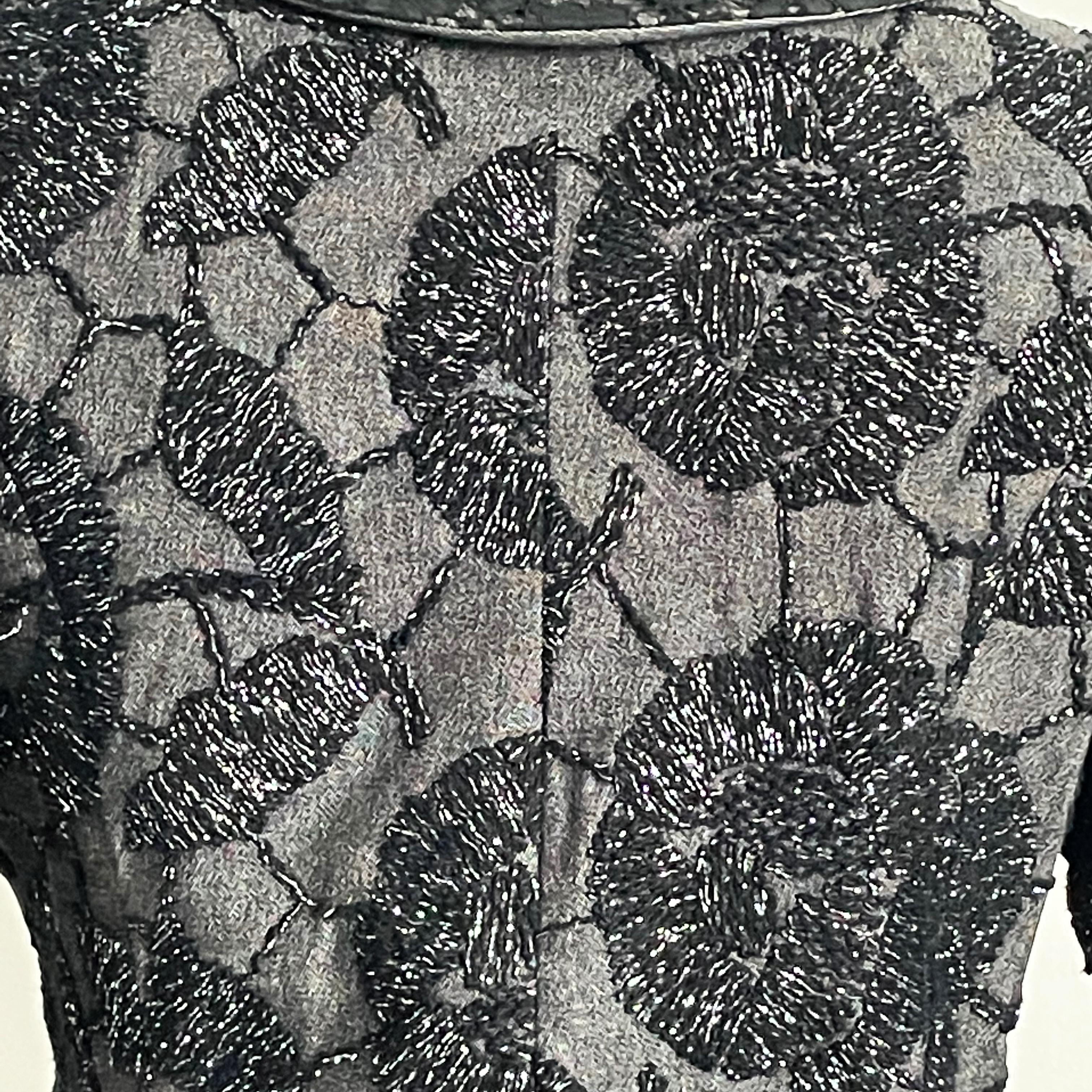 Tomasz Starzewski Evening Jacket Cropped Embroidery Asian Motif Sz 8 Rare In Good Condition For Sale In Port Saint Lucie, FL