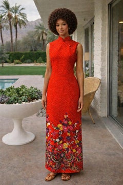 Tomatenrotes Maxikleid im Cheongsam-Stil CIRCA 1970er Jahre