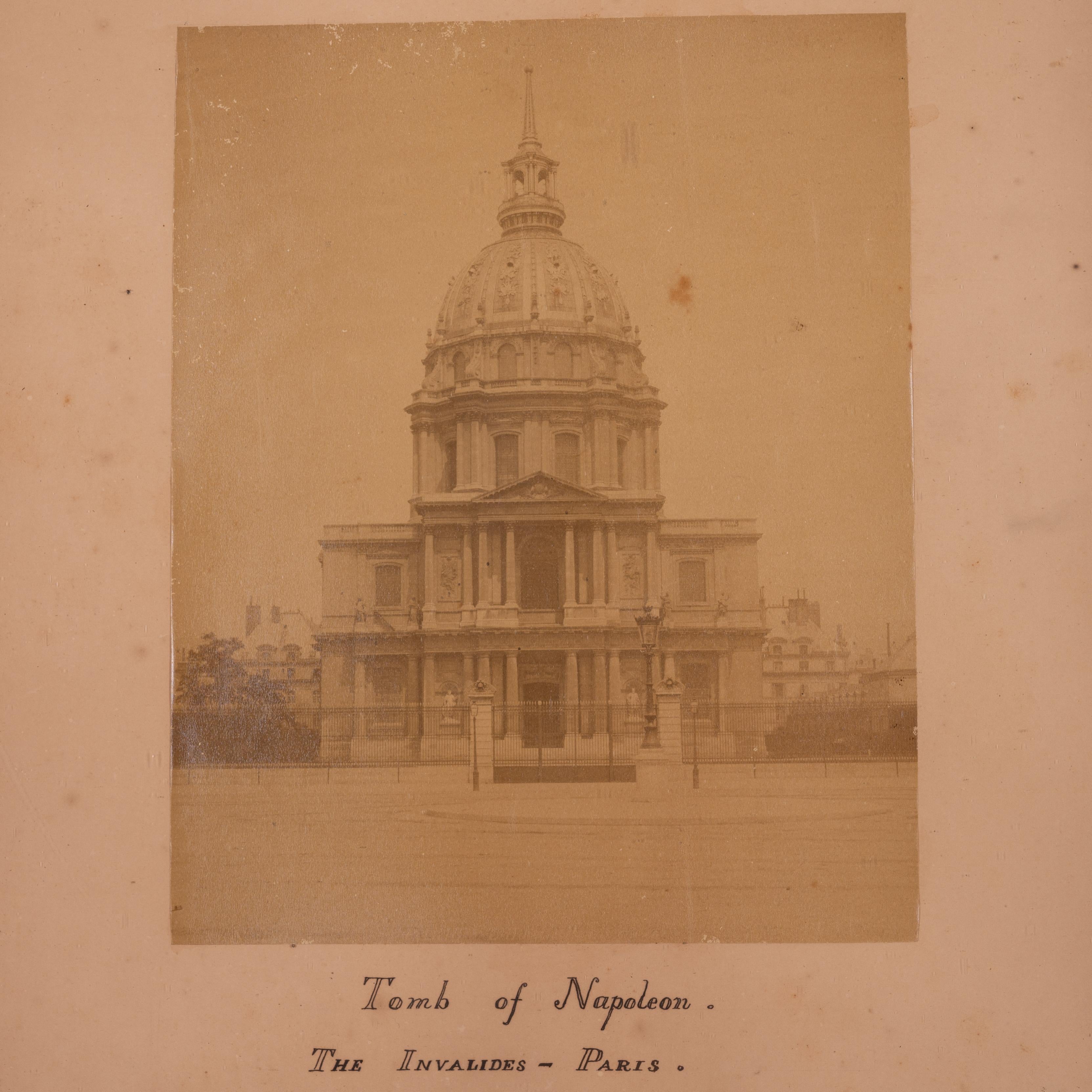 Photographie albuminée du CIRCA de Napoléon tirée d'un album monté sur carton avec titre écrit à la main, vers les années 1880.

Dans son encadrement d'origine. 

photo : 8 ½ par 10 ½ pouces

cadre : 16 ½ par 19 ½ pouces

