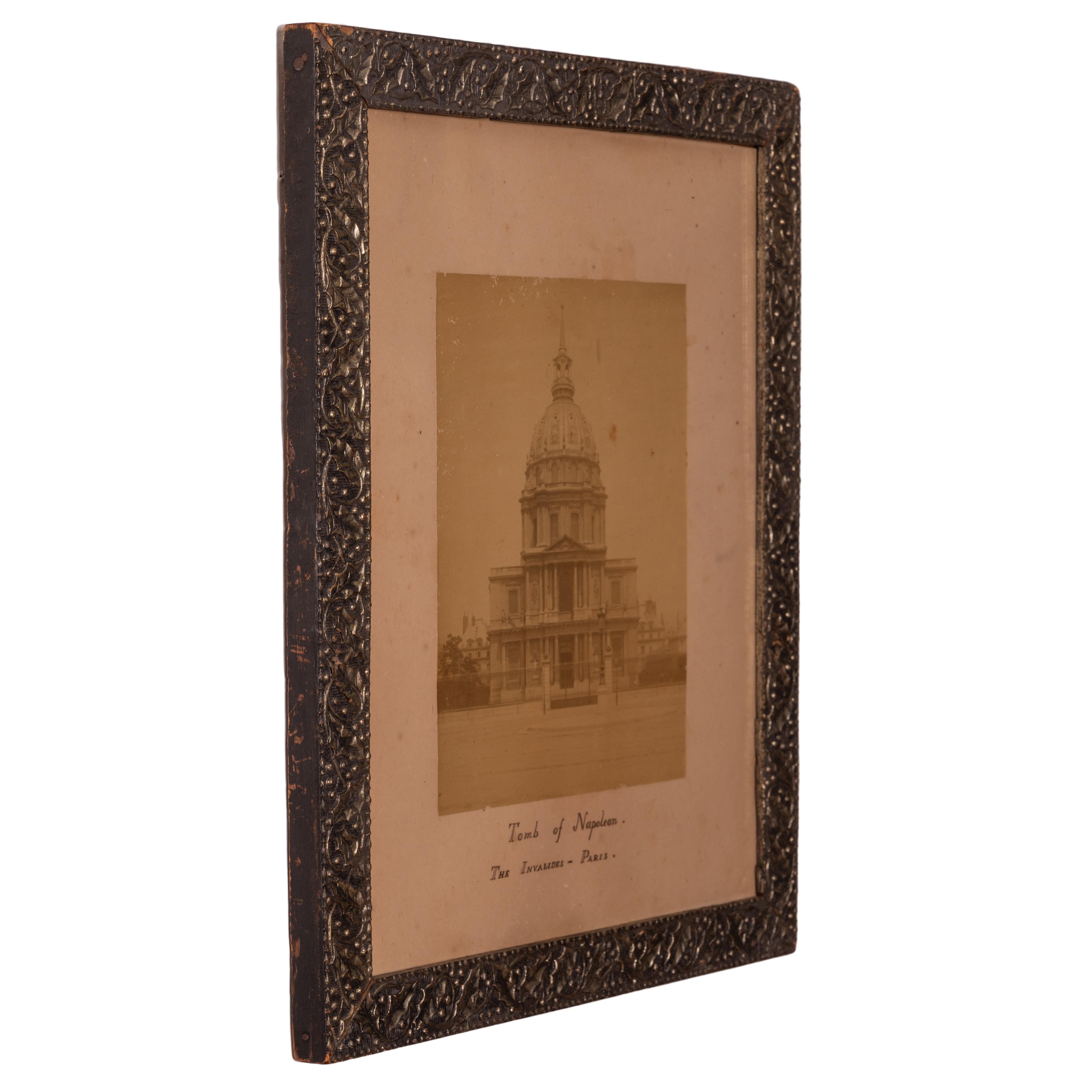 Français Tombe de Napoléon Photographie à l'albumine, c.1880s en vente