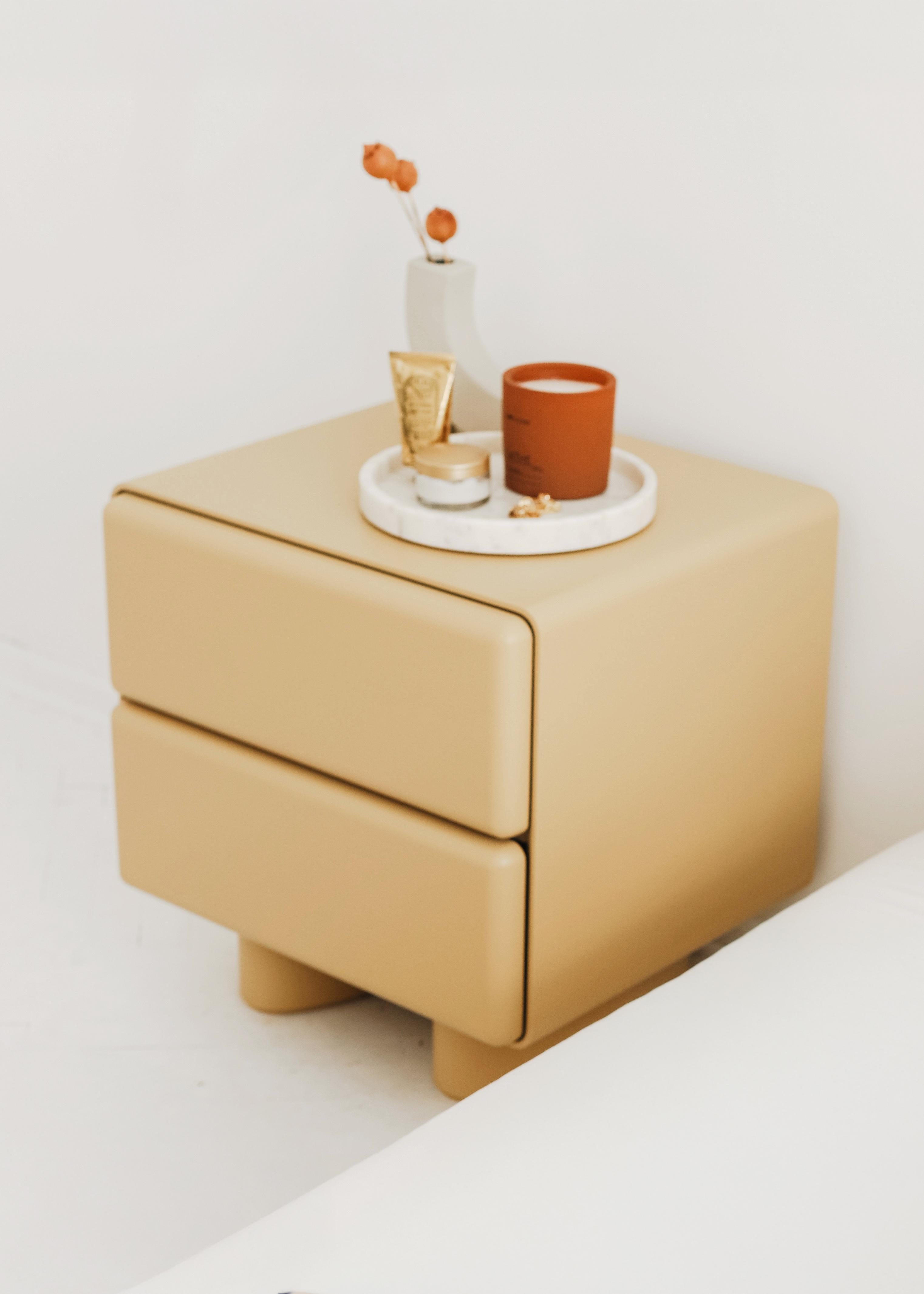 Turc Table de nuit Tombul à 2 tiroirs avec mécanisme Push-to-Open, beige beurre en vente