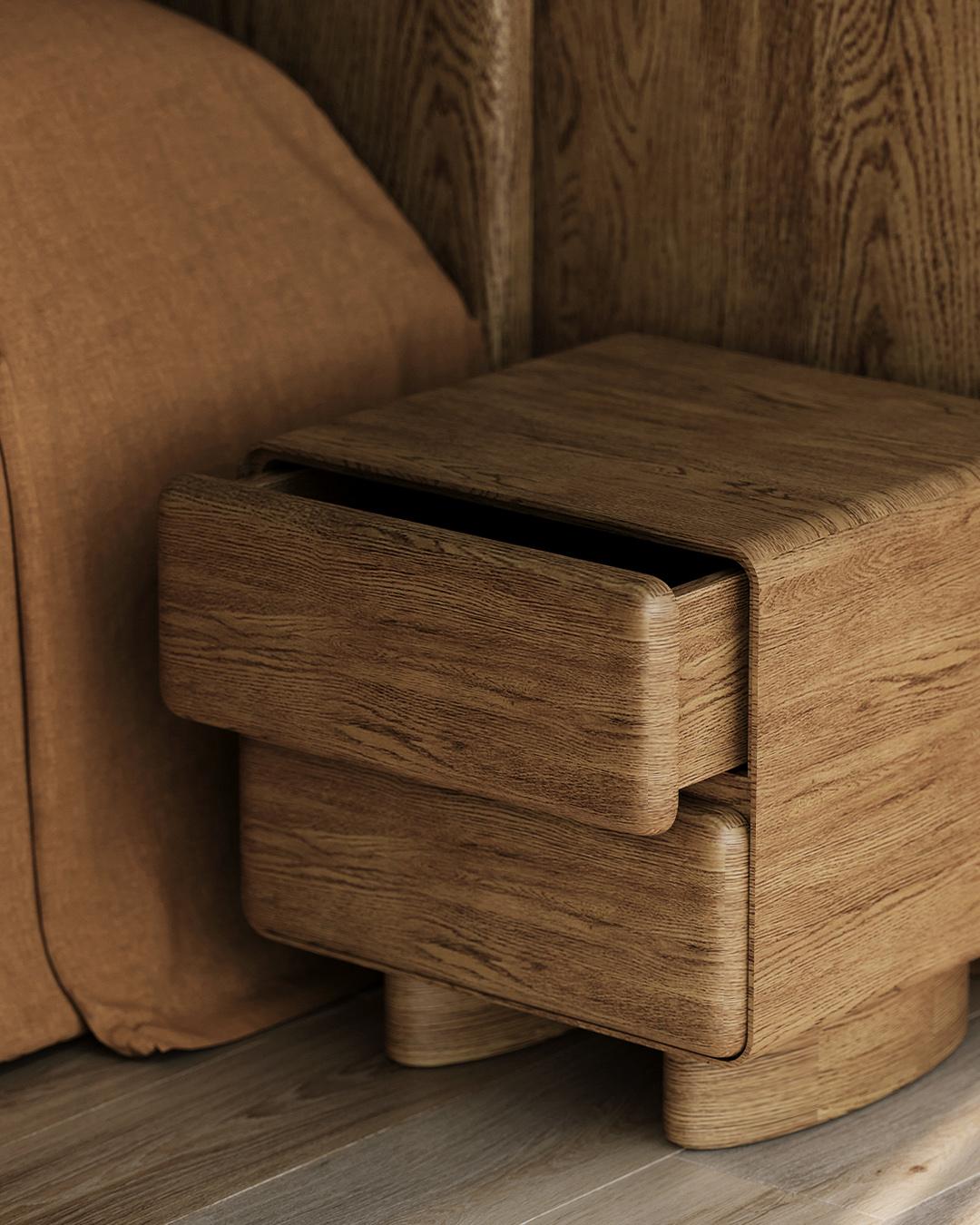 Moderno Tombul 2-Drawer Nightstand with Push-to-Open Mechanism, Honey Oak in vendita