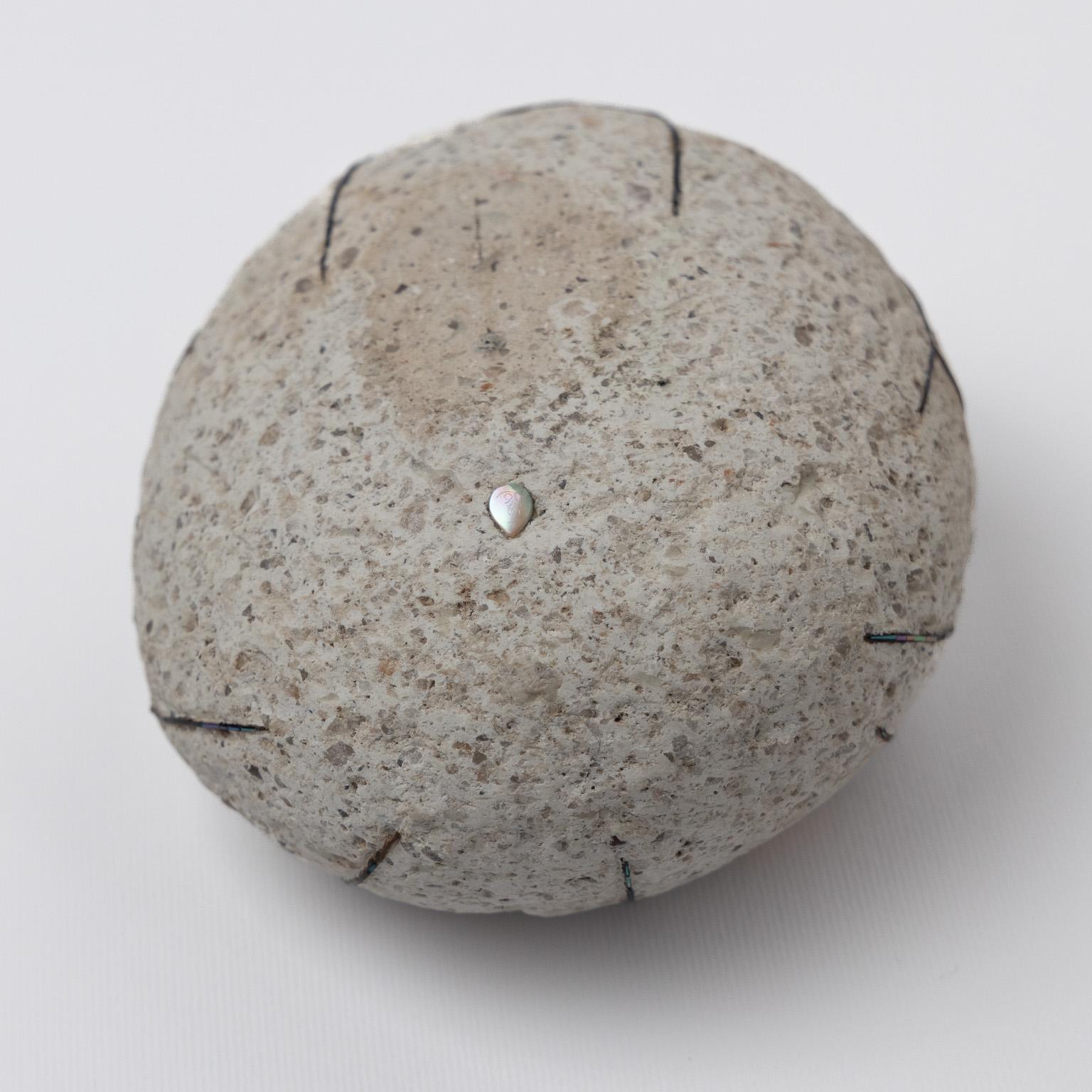 Stone Tomizo Saratani (1949 - ) Urushi lacquer on stone