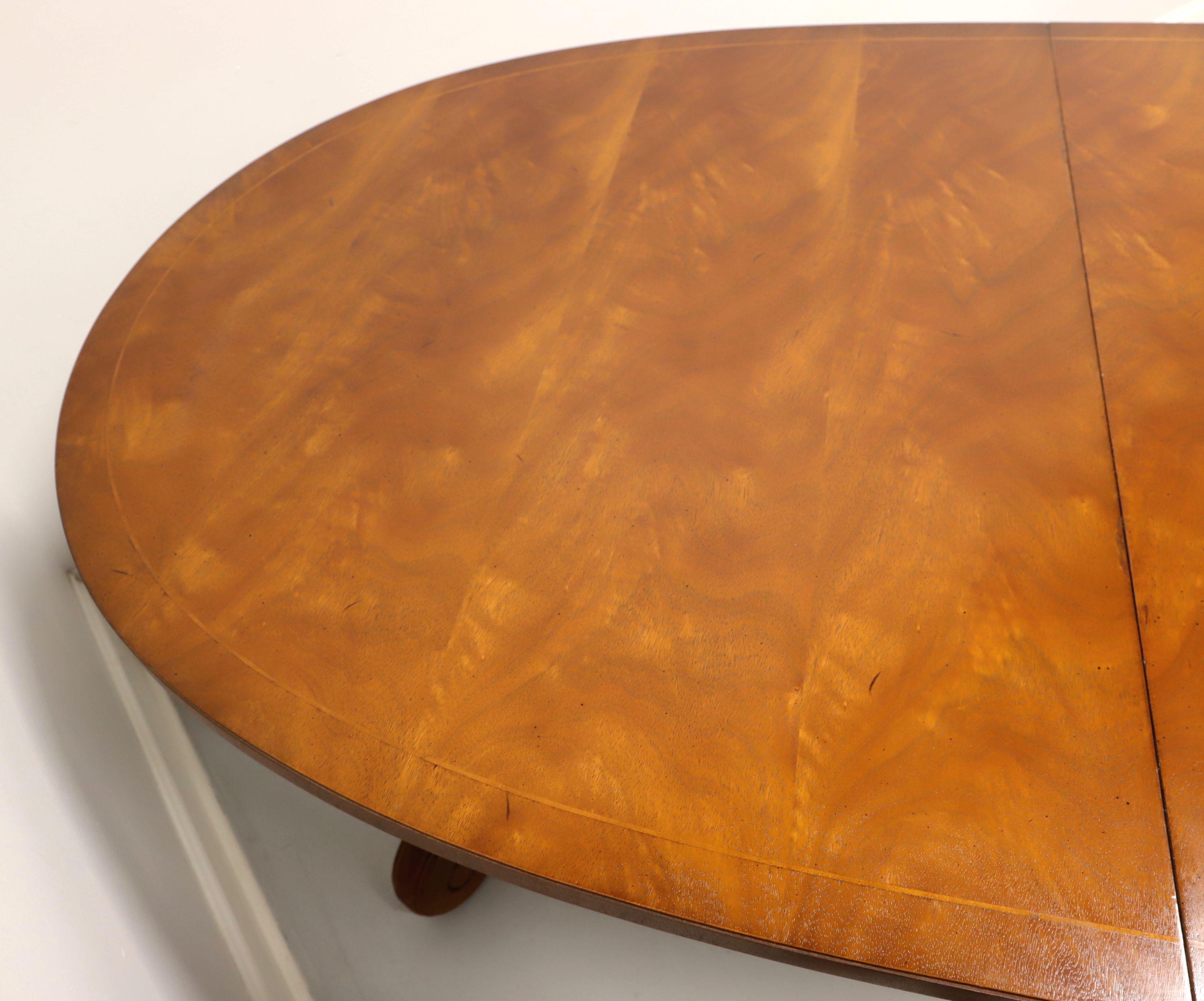 TOMLINSON 1960's Neoclassical Banded Mahogany Oval Dining Table In Good Condition In Charlotte, NC