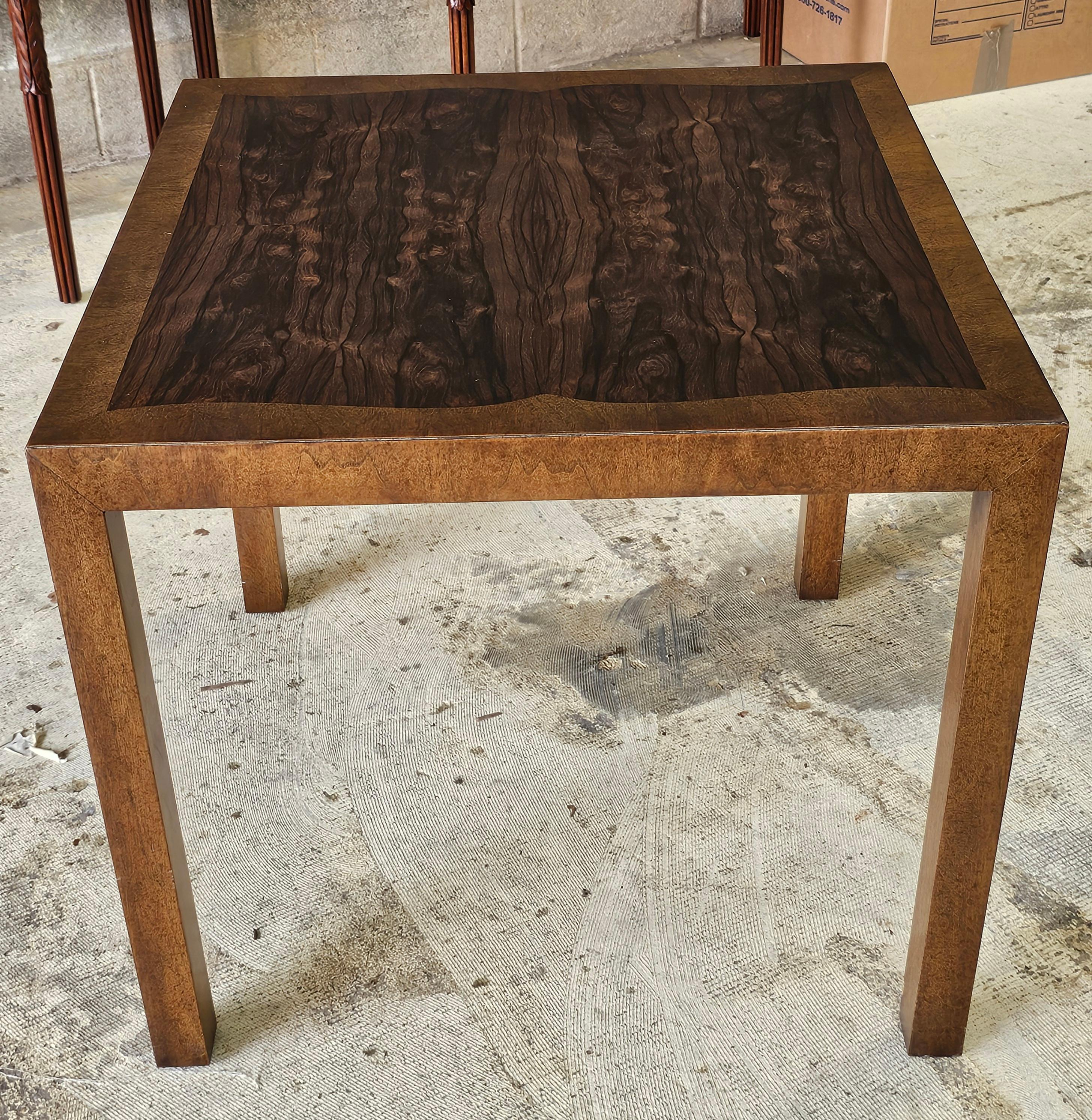 Tomlinson Möbel Mid-Century Palisander und Nussbaum Quadratische Beistelltisch (20. Jahrhundert) im Angebot